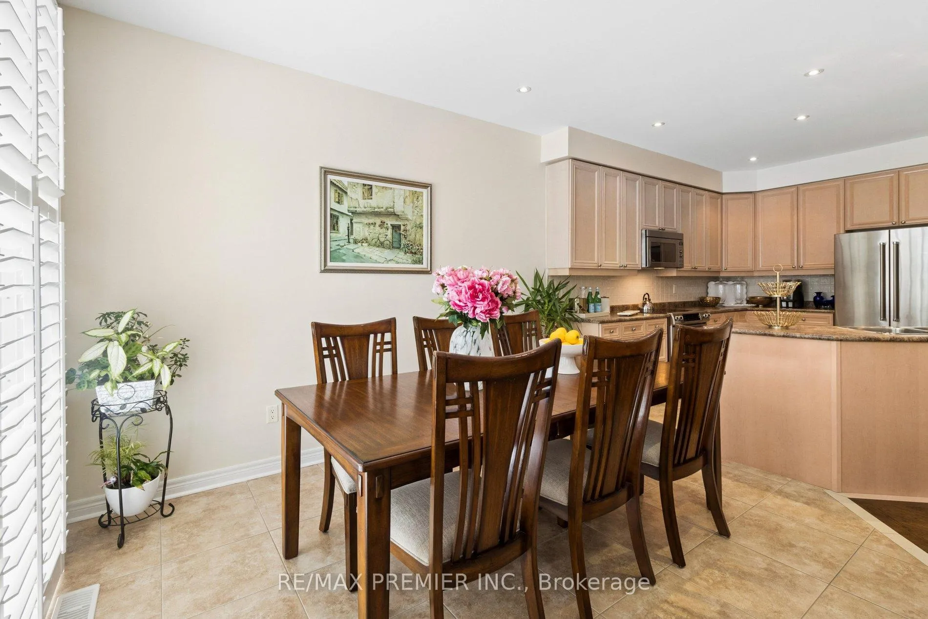 Photo 10 of 11 Eakins Drive, Aurora, Bayview Northeast — HOMEH