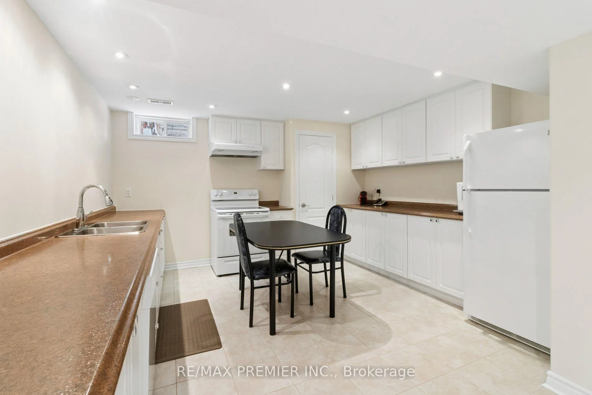 Photo 19 of 11 Eakins Drive, Aurora, Bayview Northeast — HOMEH