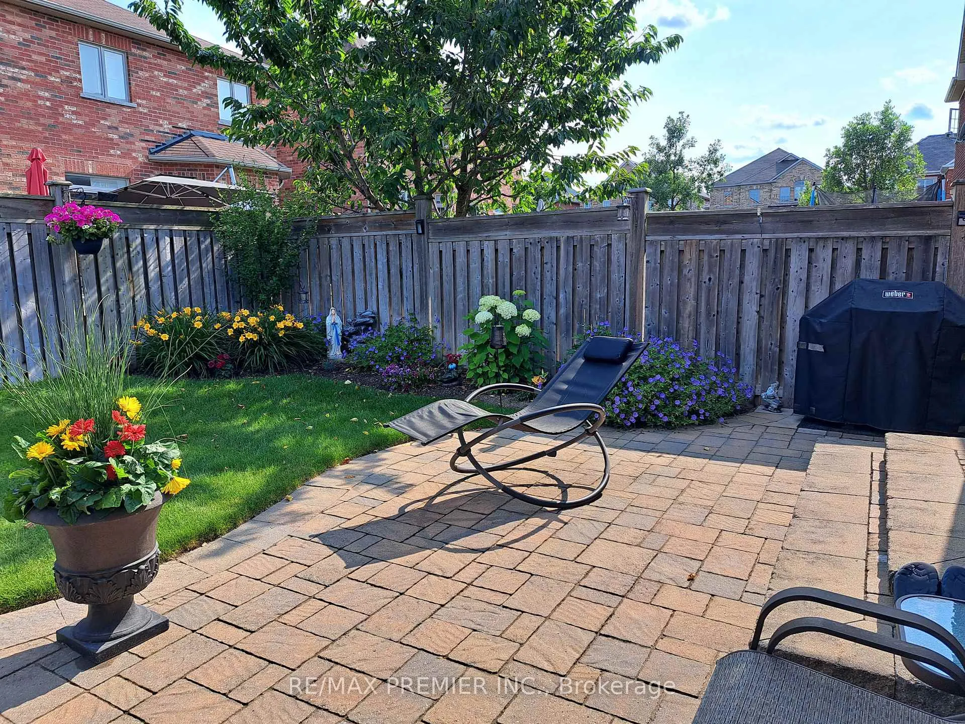 Photo 21 of 11 Eakins Drive, Aurora, Bayview Northeast — HOMEH