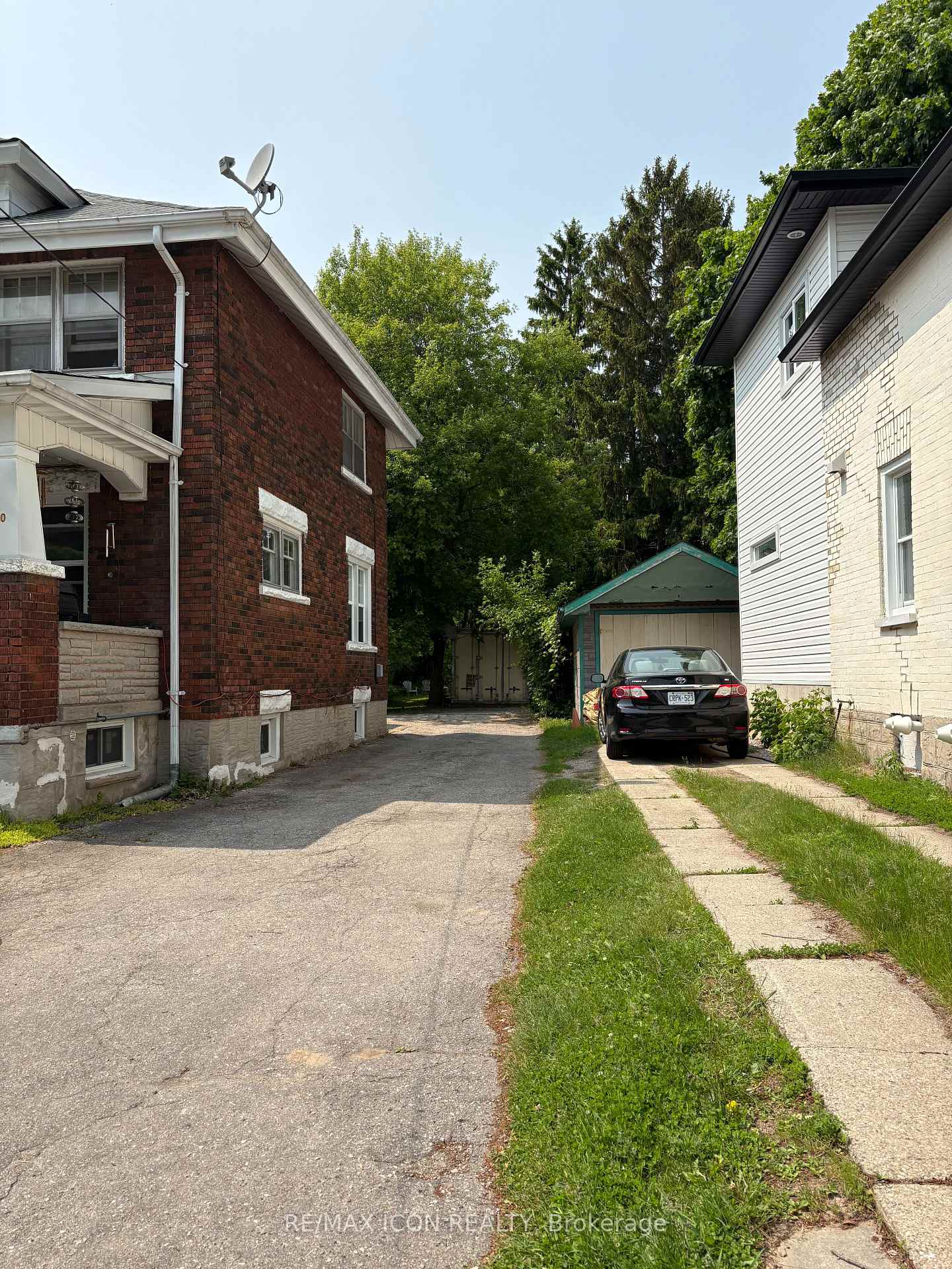 Photo 3 of 320 Guelph Street, Kitchener, Fairfield — HOMEH