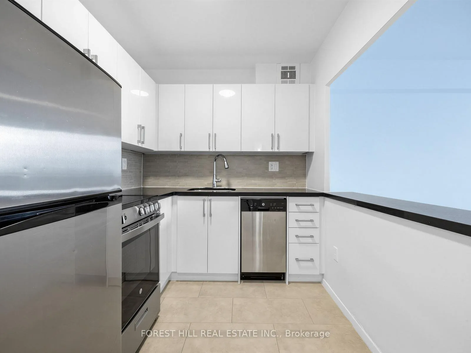 Photo 3 of Unit 1503, 7 Jackes Avenue, Toronto, Rosedale-Moore Park — HOMEH