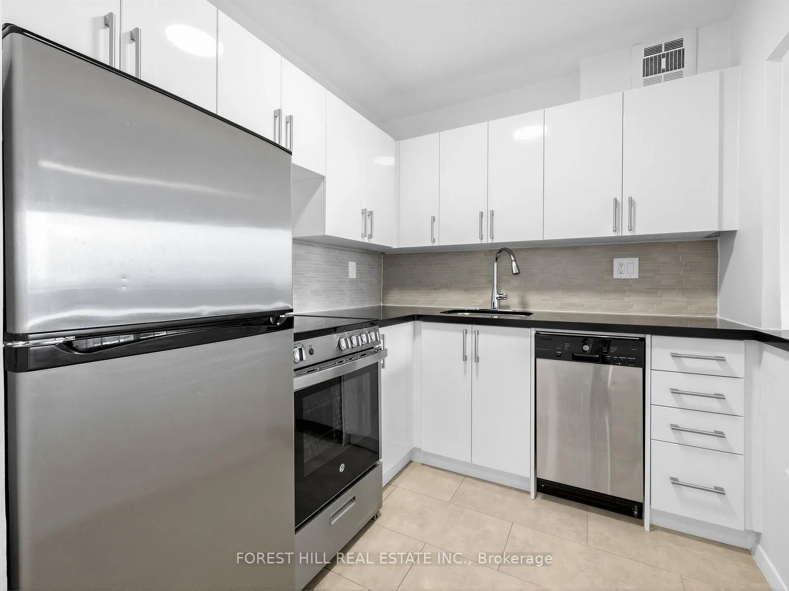 Photo 4 of Unit 1503, 7 Jackes Avenue, Toronto, Rosedale-Moore Park — HOMEH
