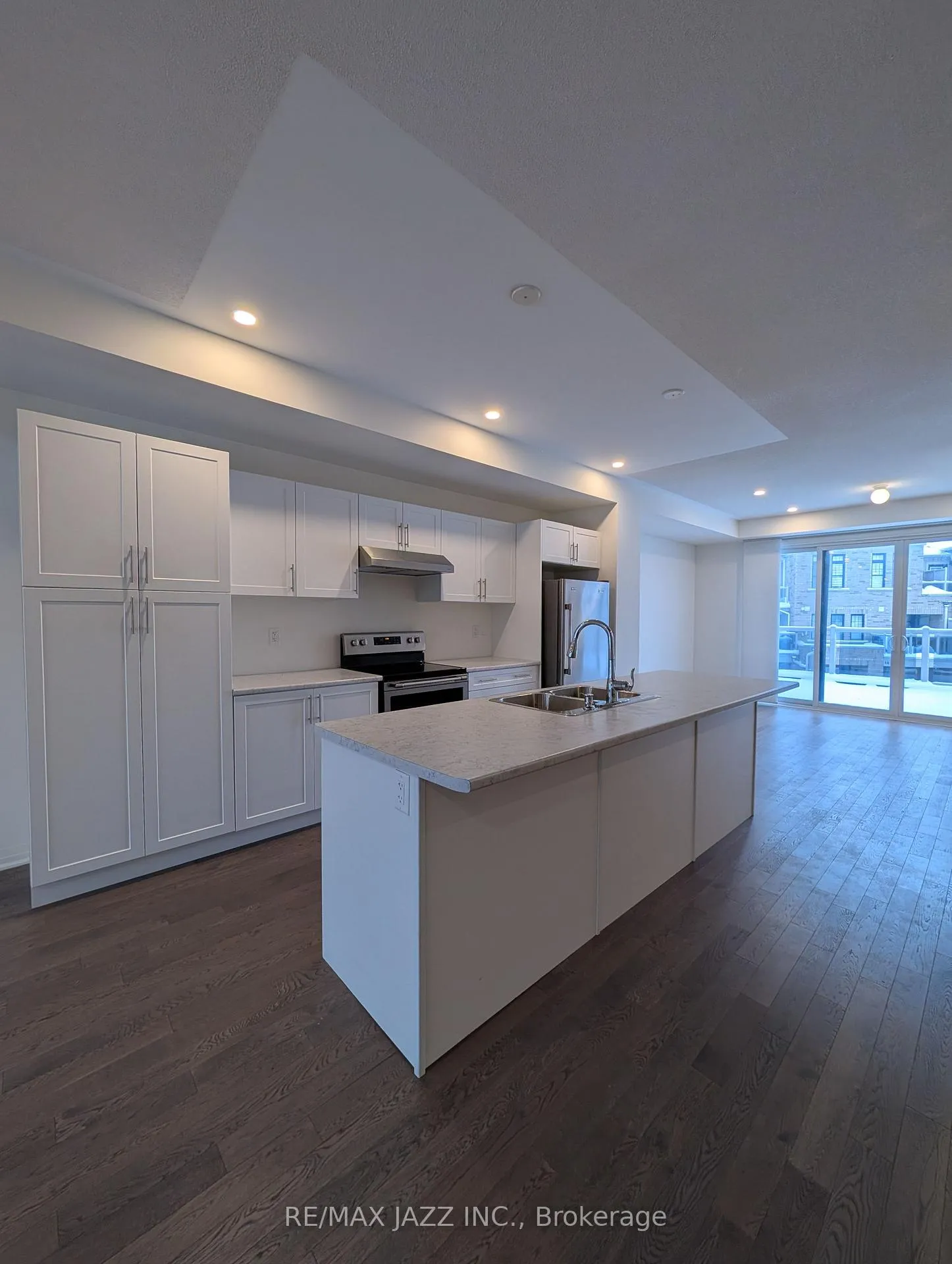Photo 4 of 19 Clarington Boulevard, Clarington, Bowmanville — HOMEH