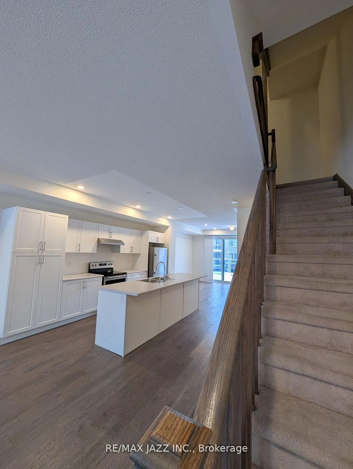 Photo 5 of 19 Clarington Boulevard, Clarington, Bowmanville — HOMEH