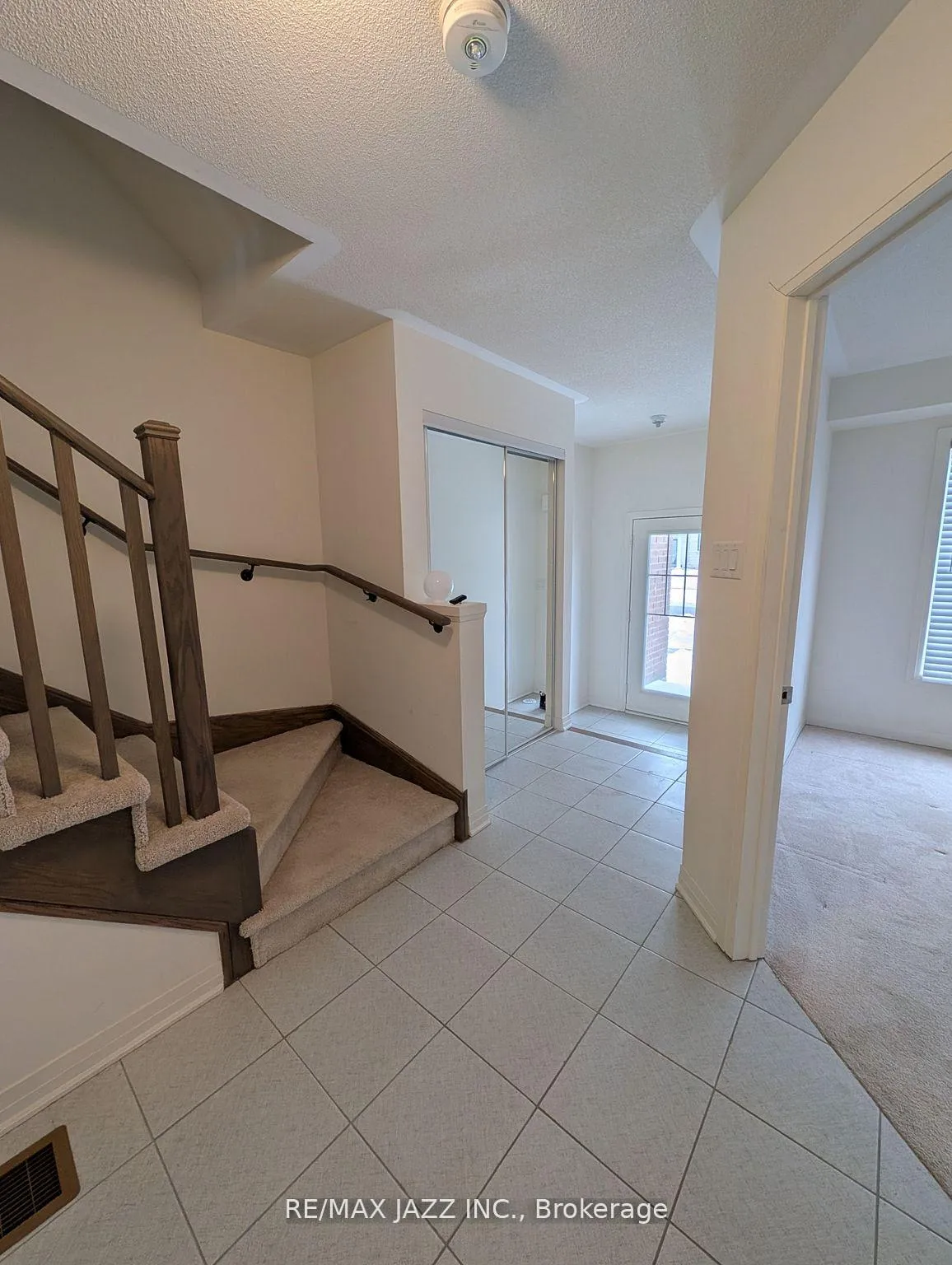 Photo 6 of 19 Clarington Boulevard, Clarington, Bowmanville — HOMEH