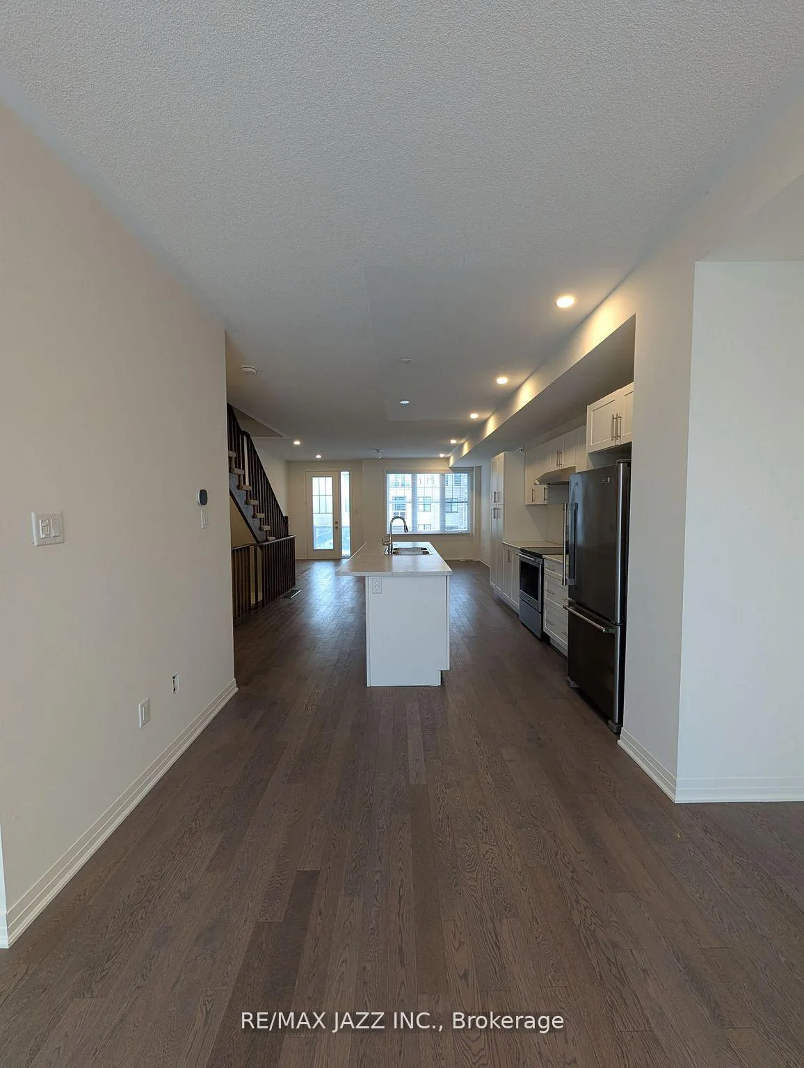 Photo 7 of 19 Clarington Boulevard, Clarington, Bowmanville — HOMEH