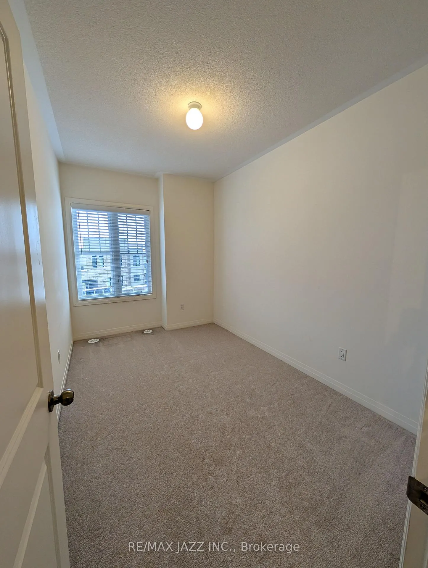 Photo 21 of 19 Clarington Boulevard, Clarington, Bowmanville — HOMEH