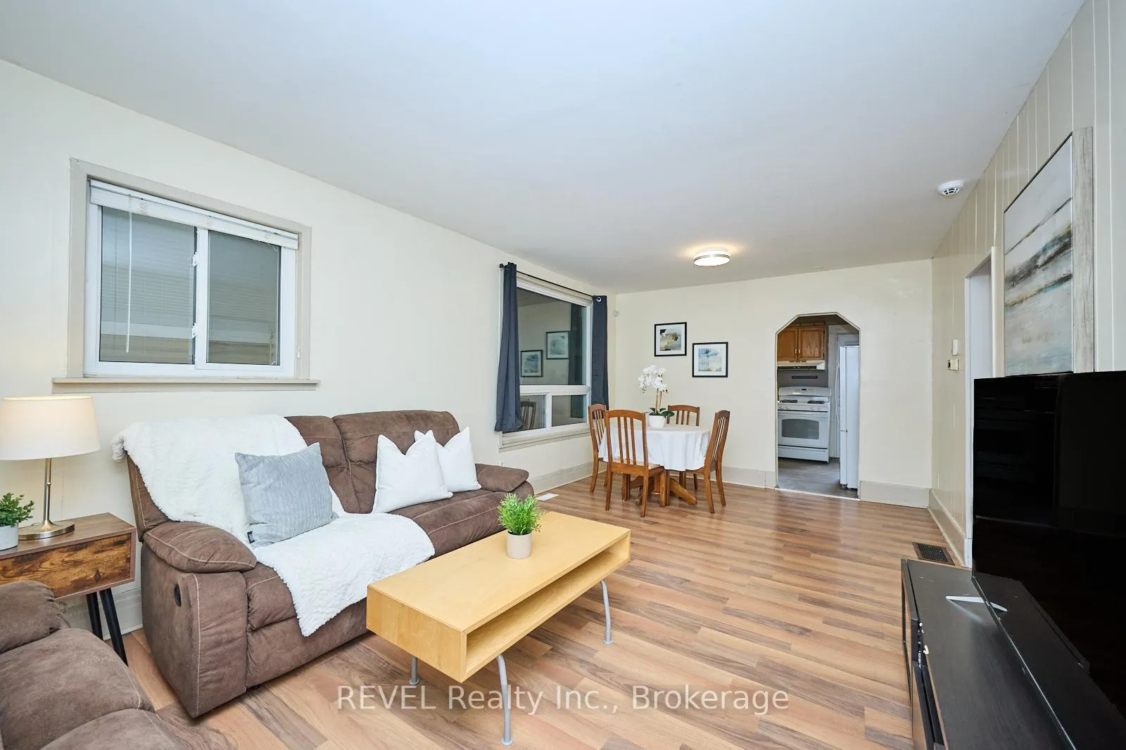 Photo 5 of 1 Berryman Avenue, St. Catharines, E. Chester — HOMEH