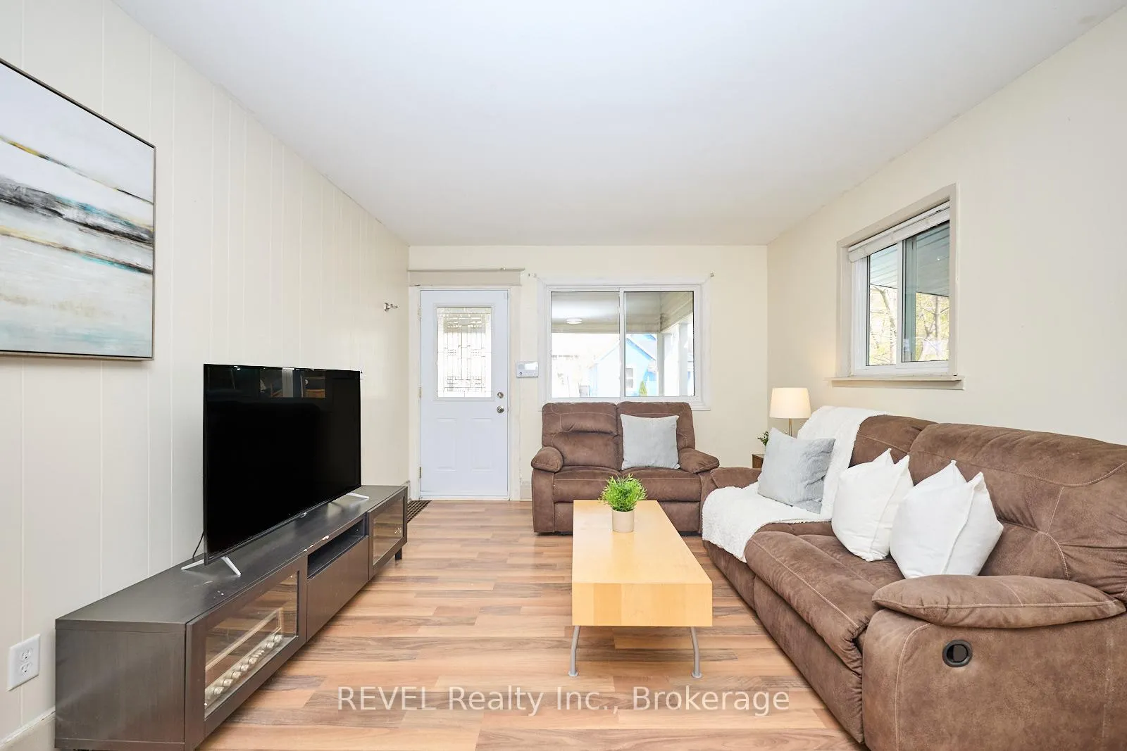 Photo 6 of 1 Berryman Avenue, St. Catharines, E. Chester — HOMEH
