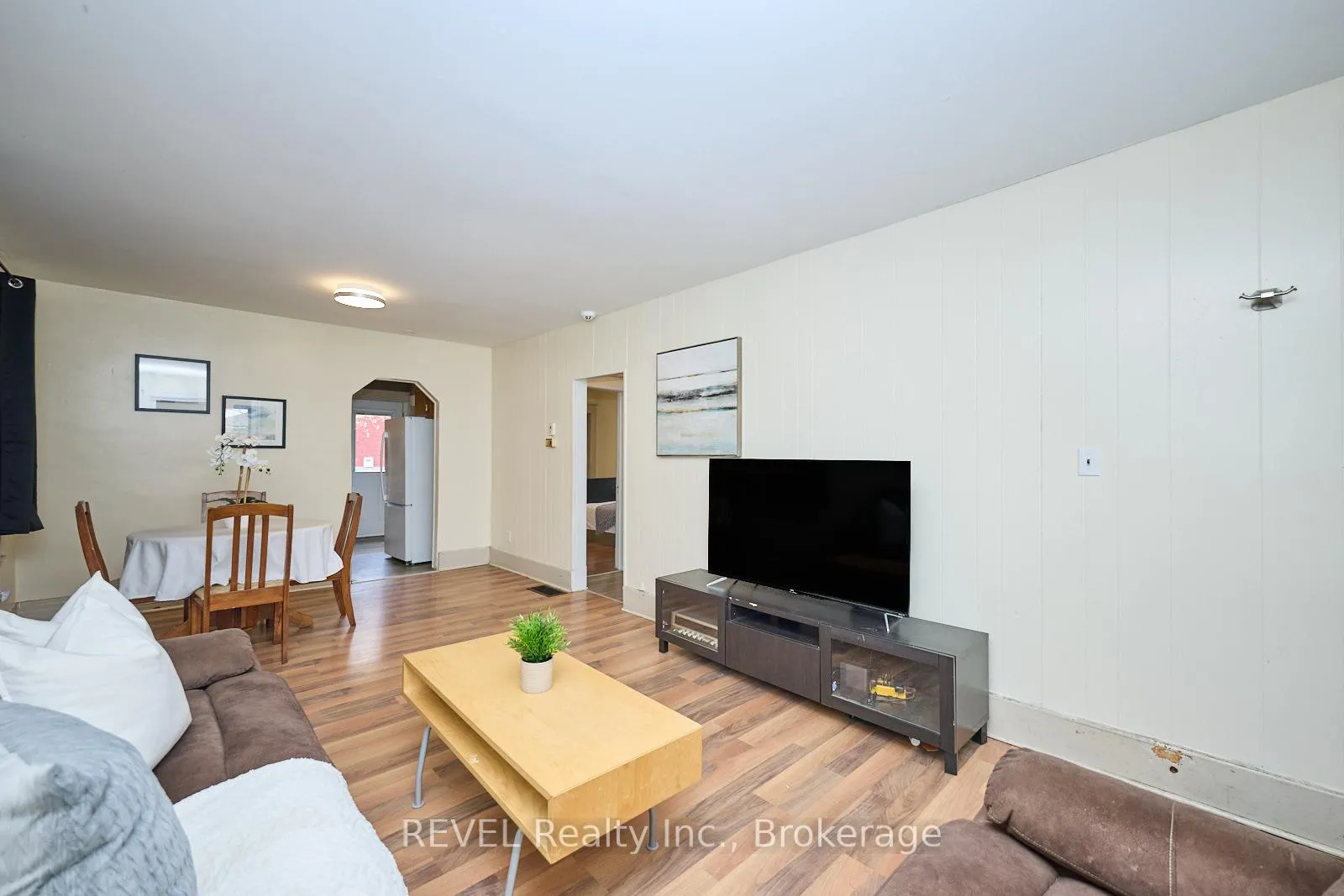 Photo 7 of 1 Berryman Avenue, St. Catharines, E. Chester — HOMEH