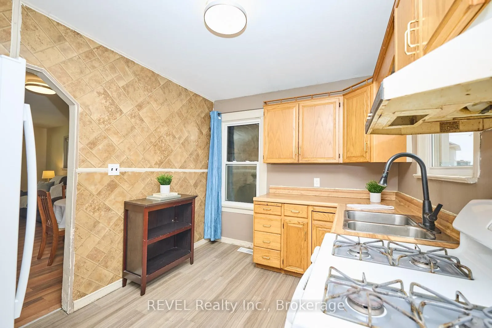 Photo 11 of 1 Berryman Avenue, St. Catharines, E. Chester — HOMEH