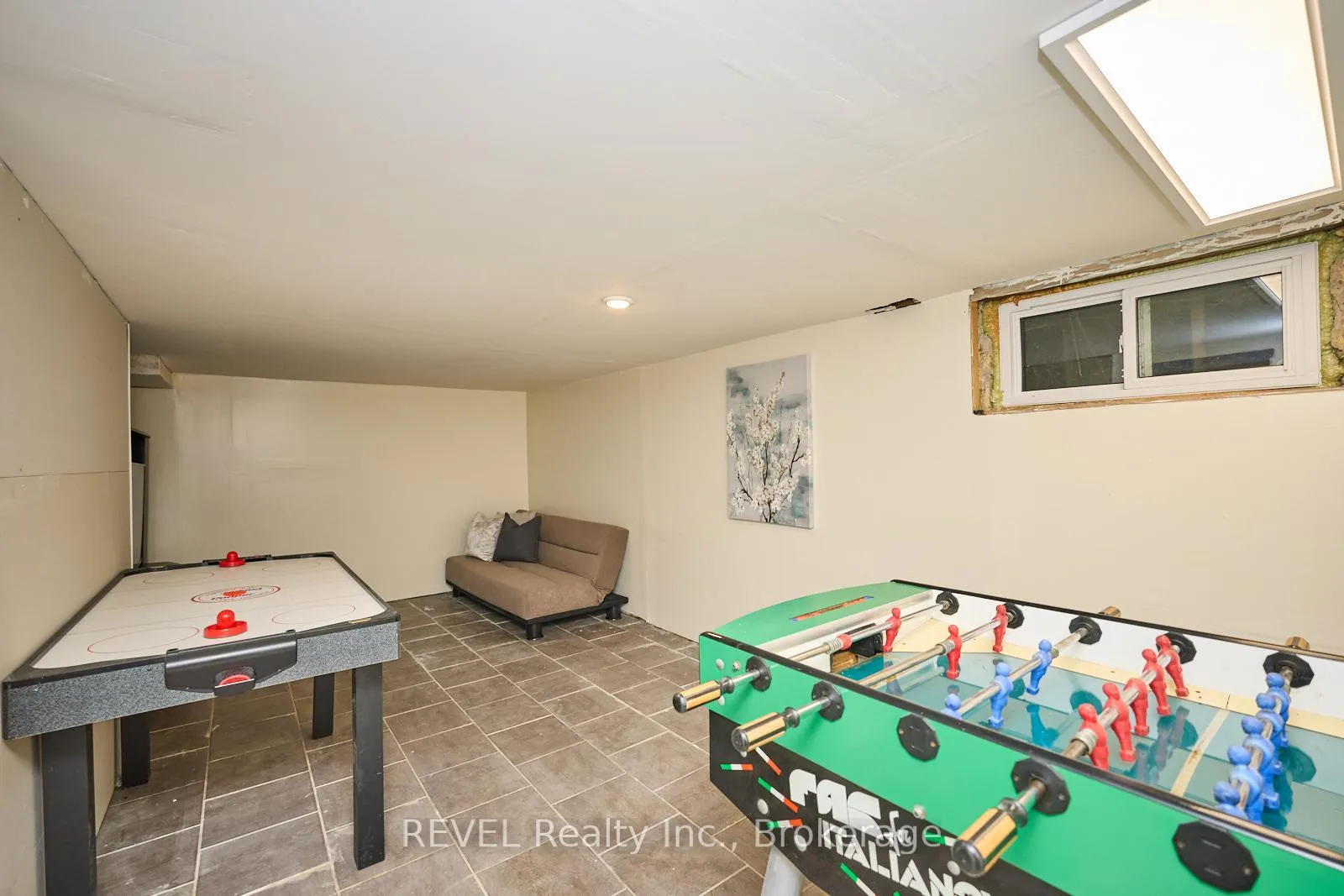 Photo 17 of 1 Berryman Avenue, St. Catharines, E. Chester — HOMEH