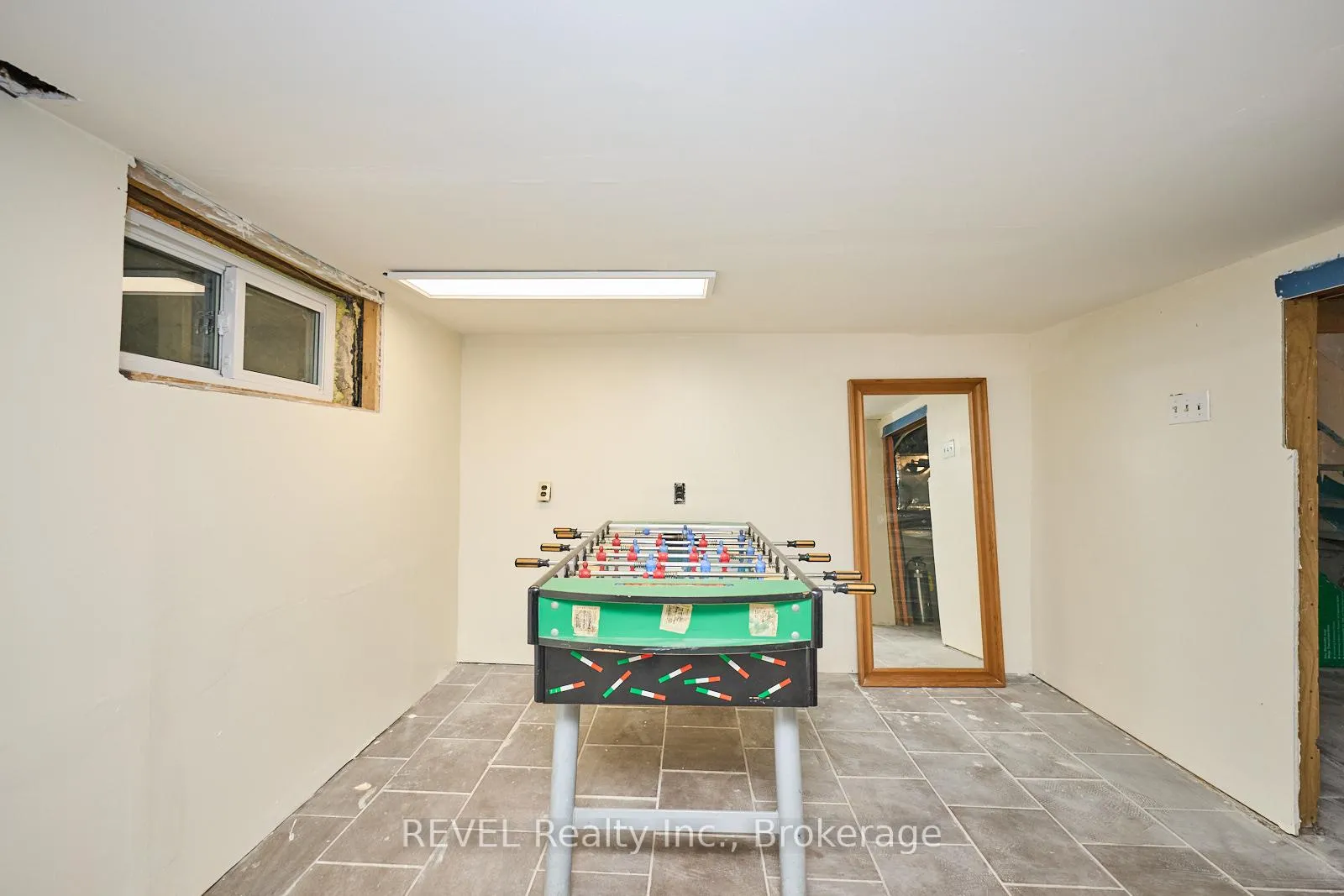 Photo 19 of 1 Berryman Avenue, St. Catharines, E. Chester — HOMEH