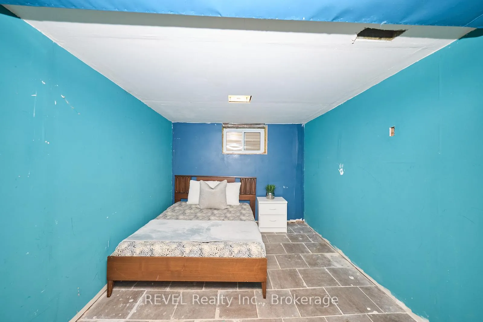 Photo 21 of 1 Berryman Avenue, St. Catharines, E. Chester — HOMEH