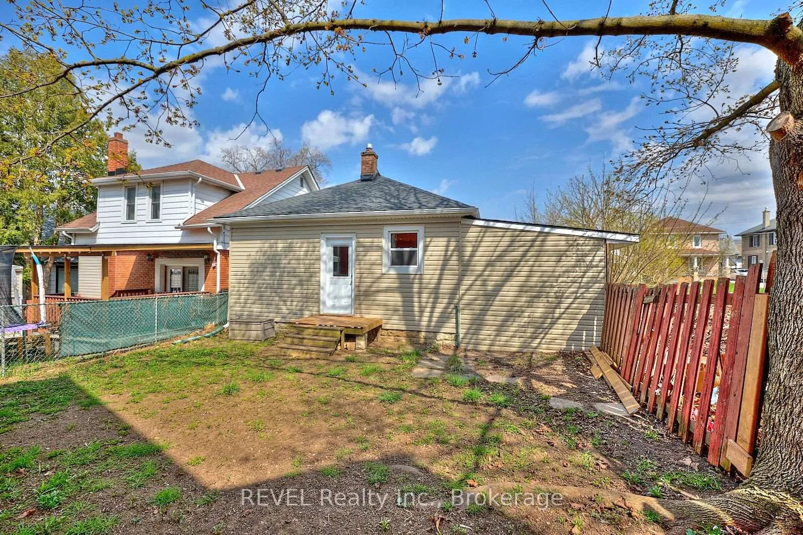 Photo 24 of 1 Berryman Avenue, St. Catharines, E. Chester — HOMEH