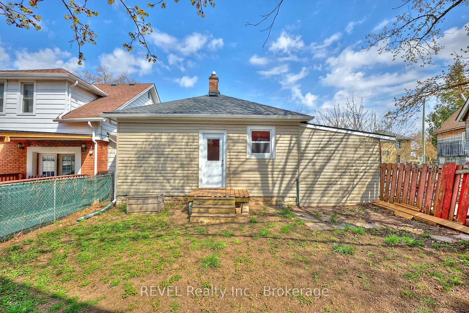 Photo 25 of 1 Berryman Avenue, St. Catharines, E. Chester — HOMEH