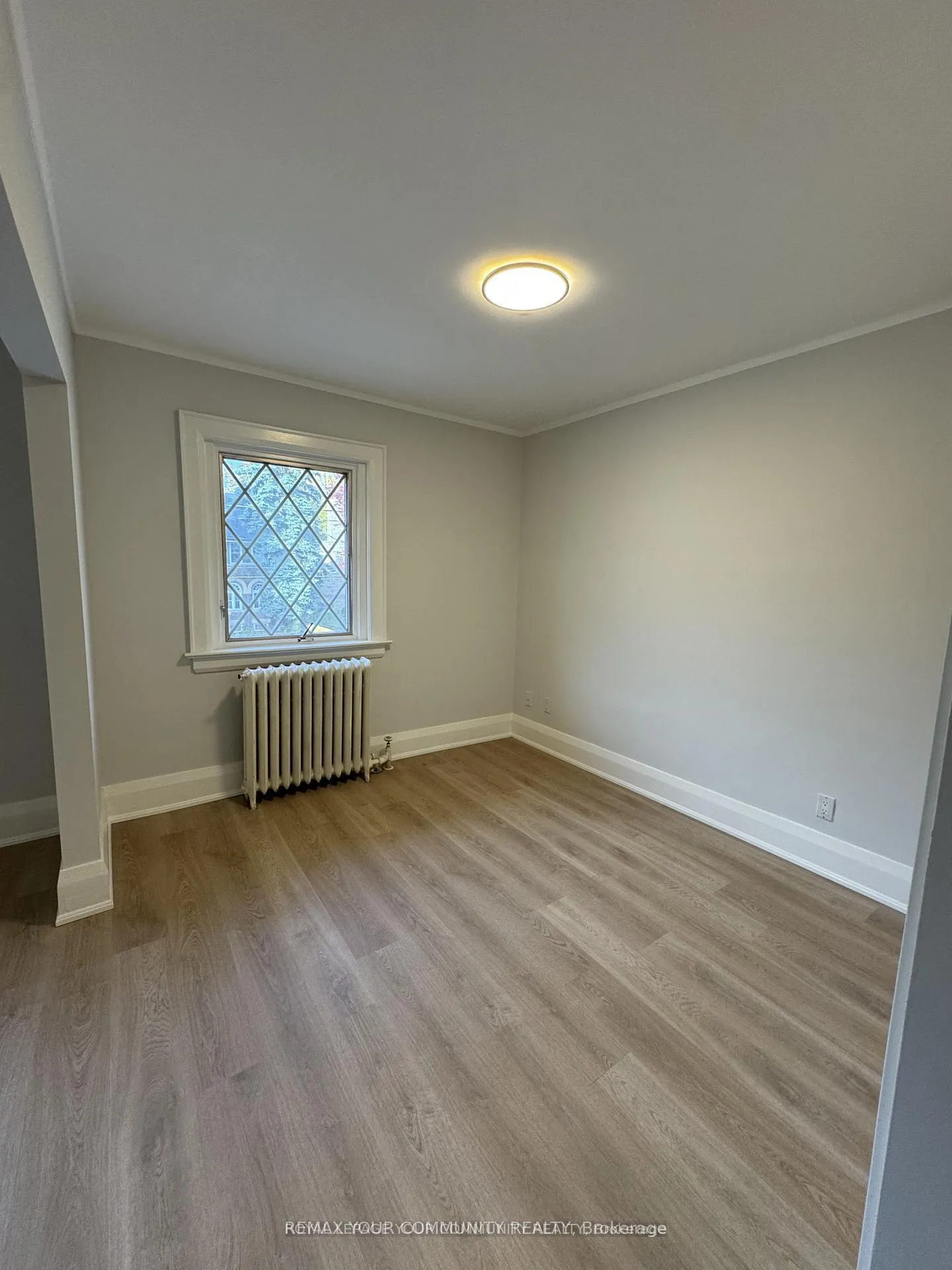Photo 4 of Unit Upper, 183 St Clair Avenue E, Toronto, Rosedale-Moore Park — HOMEH