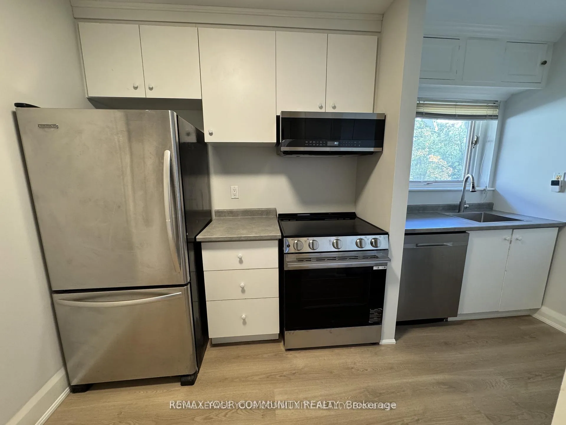 Photo 14 of Unit Upper, 183 St Clair Avenue E, Toronto, Rosedale-Moore Park — HOMEH