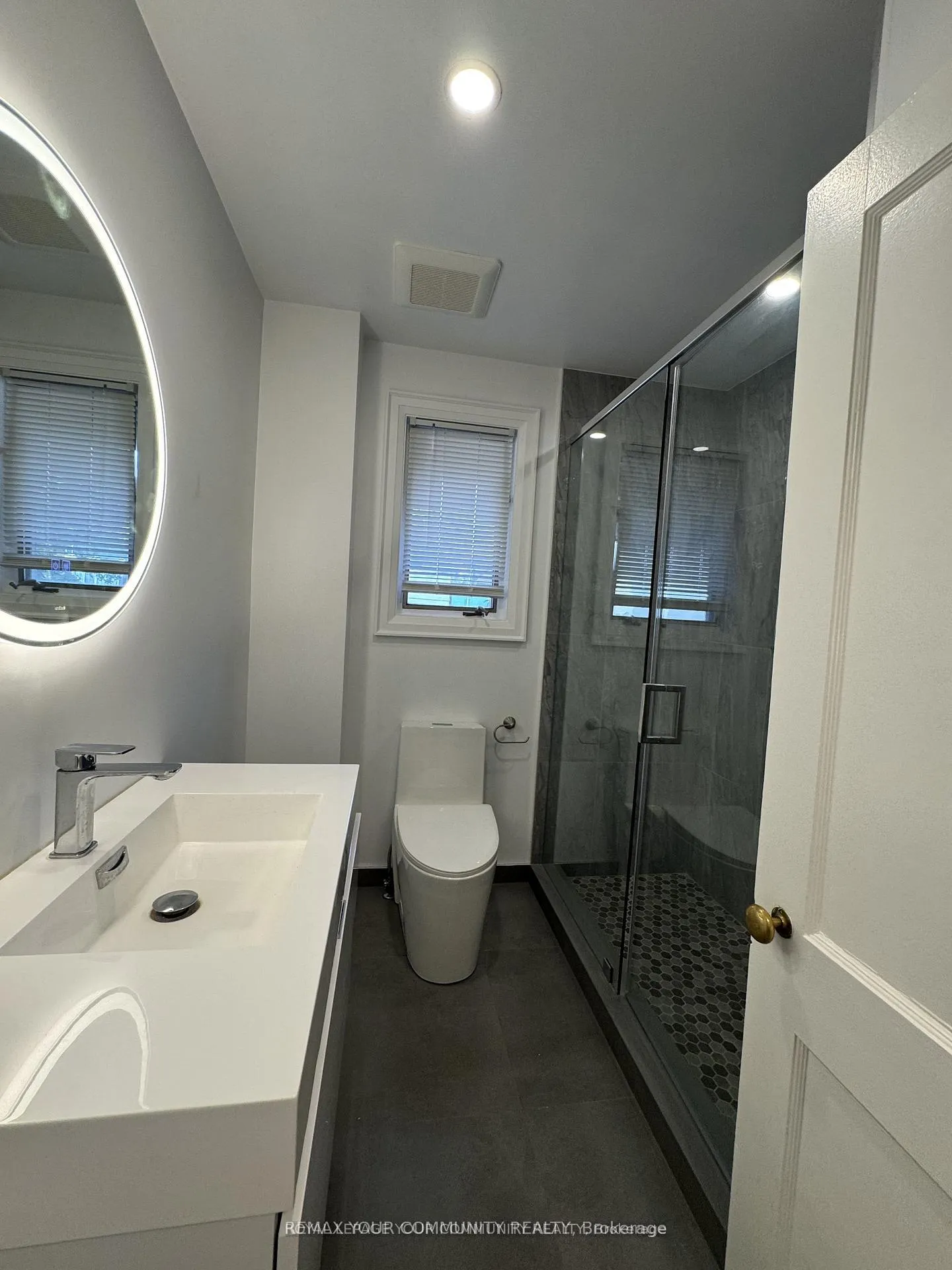 Photo 20 of Unit Upper, 183 St Clair Avenue E, Toronto, Rosedale-Moore Park — HOMEH