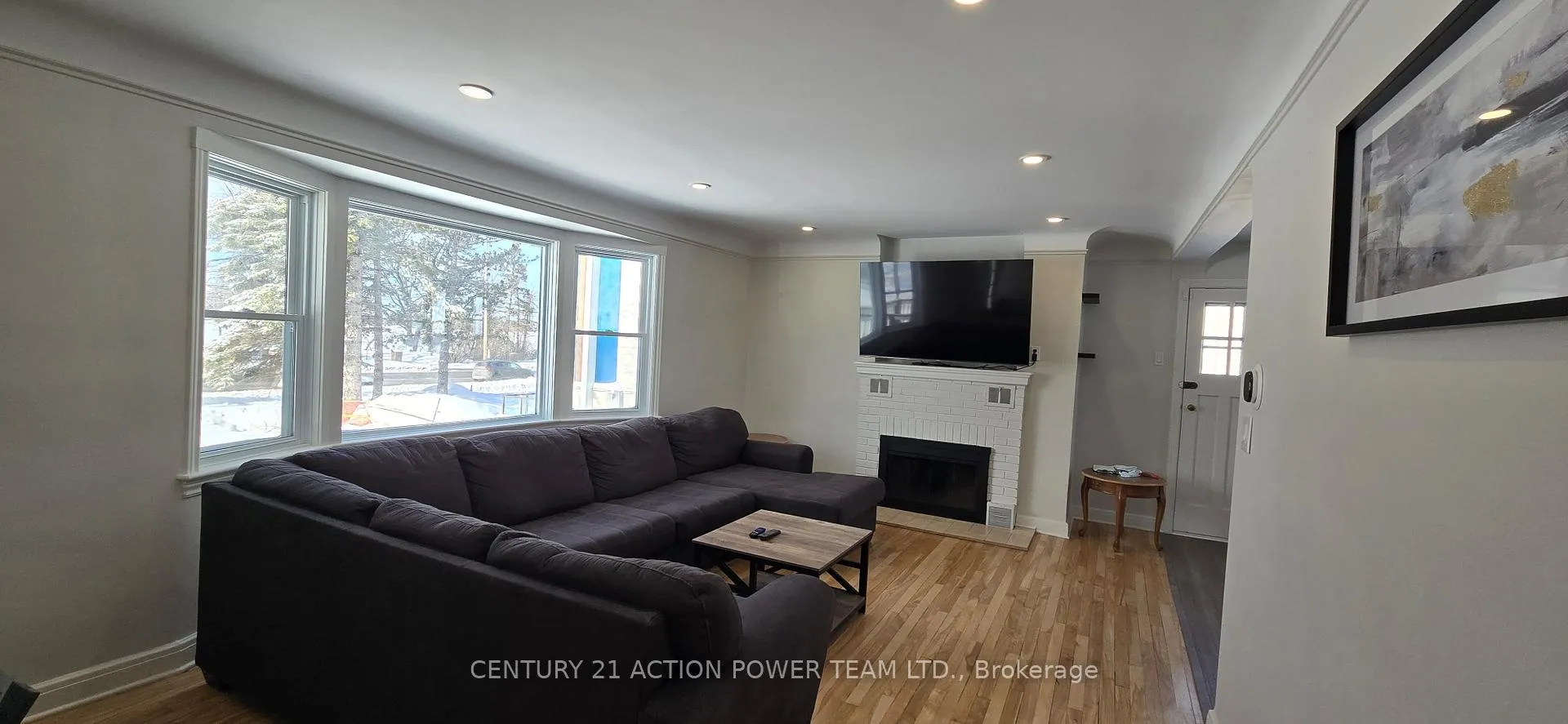 Photo 2 of 3195 Riverside Drive, Ottawa, Mooneys Bay/Revelstoke — HOMEH