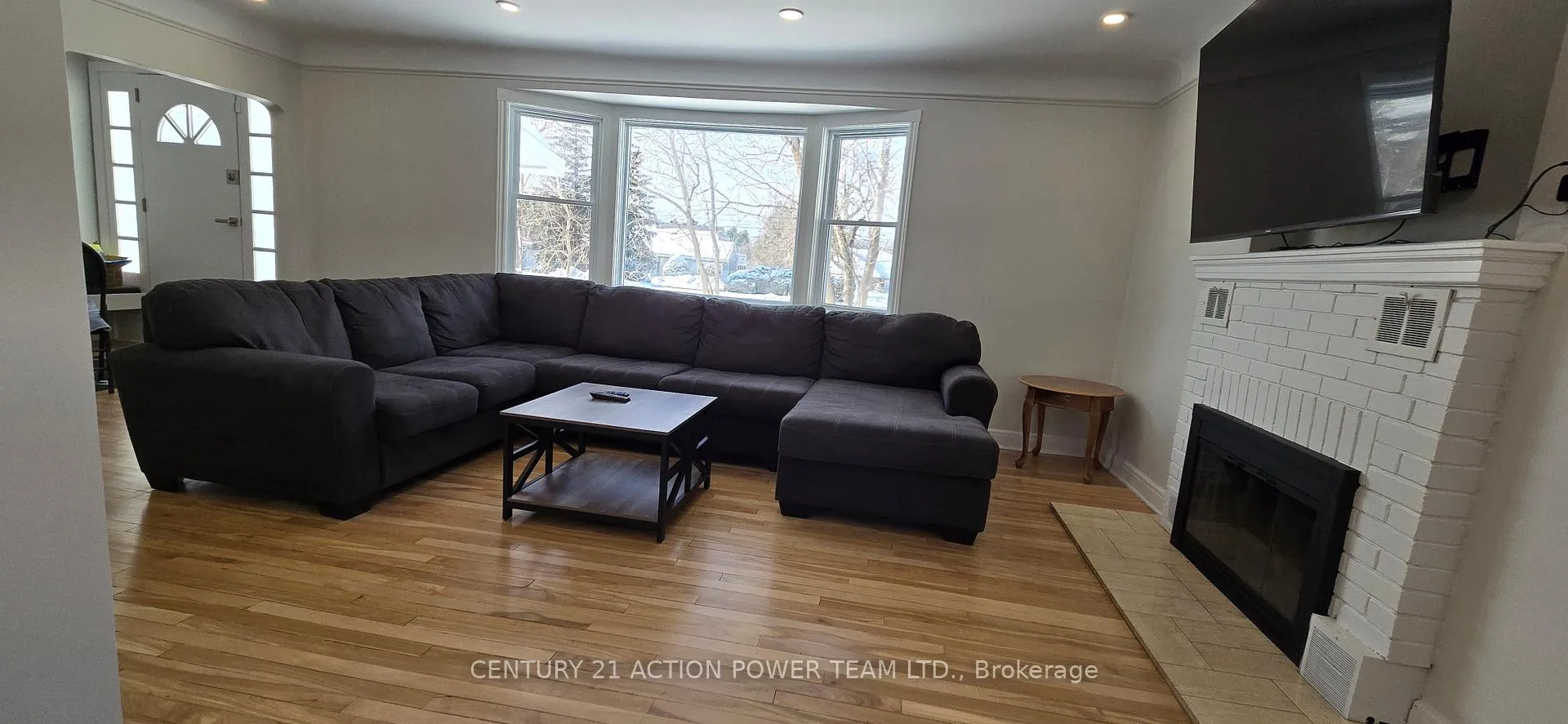 Photo 3 of 3195 Riverside Drive, Ottawa, Mooneys Bay/Revelstoke — HOMEH