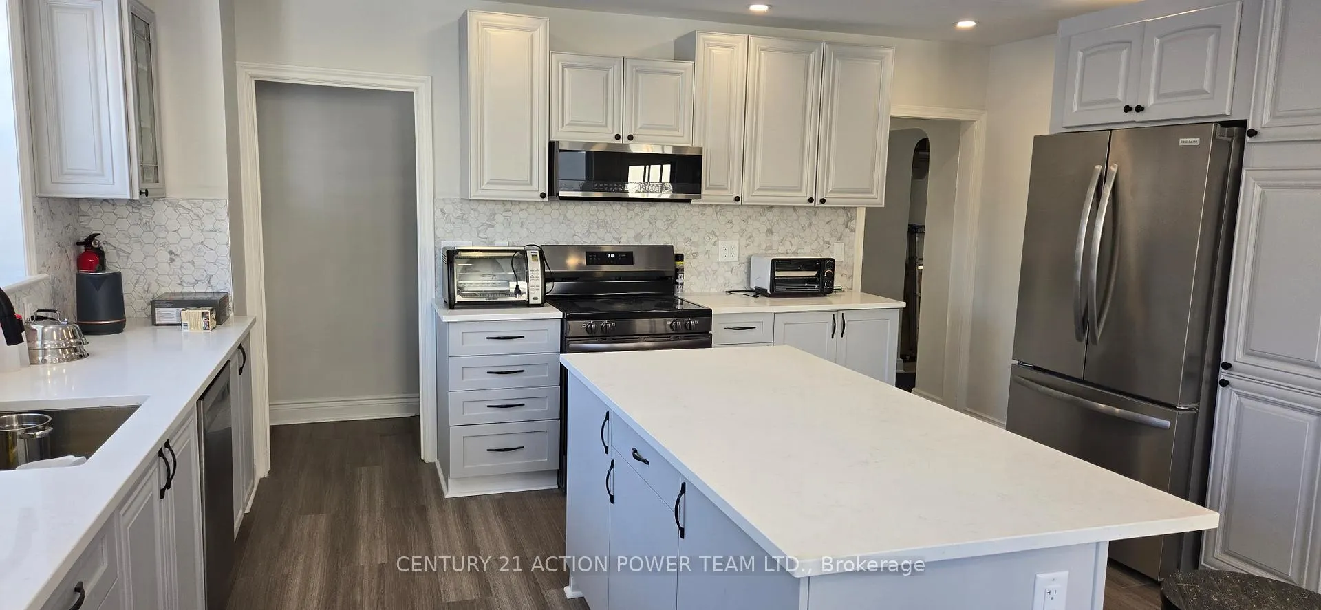 Photo 6 of 3195 Riverside Drive, Ottawa, Mooneys Bay/Revelstoke — HOMEH