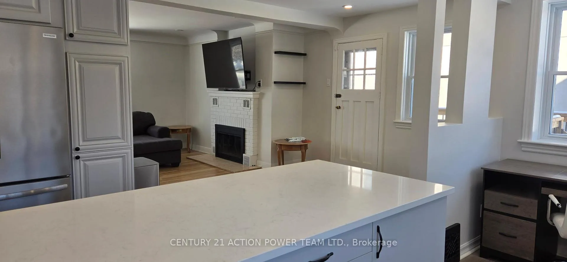 Photo 7 of 3195 Riverside Drive, Ottawa, Mooneys Bay/Revelstoke — HOMEH