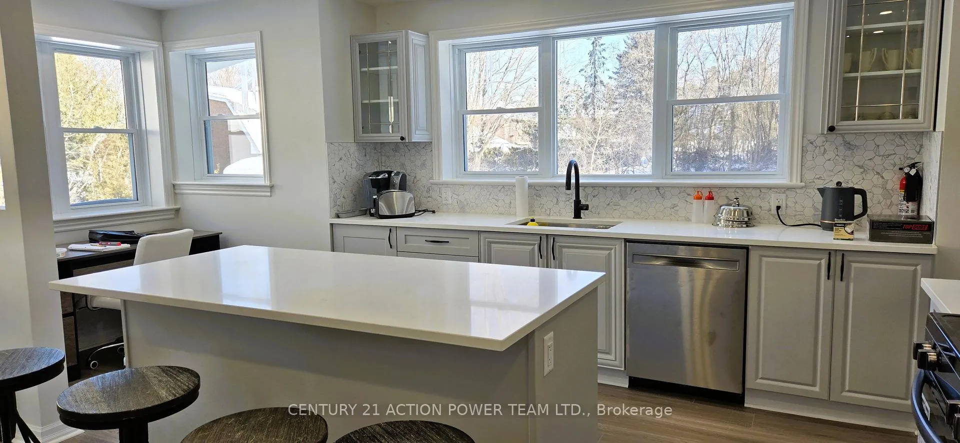 Photo 8 of 3195 Riverside Drive, Ottawa, Mooneys Bay/Revelstoke — HOMEH