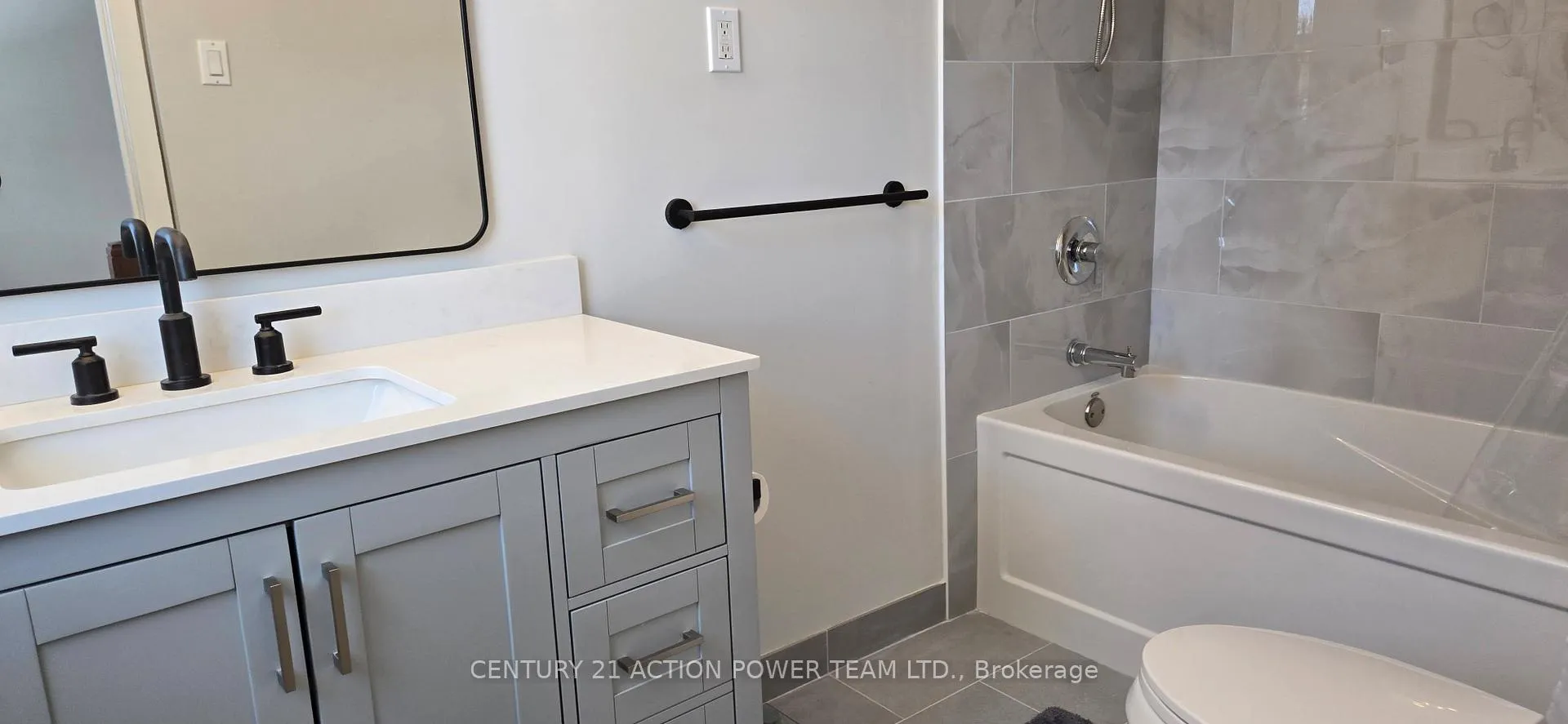 Photo 18 of 3195 Riverside Drive, Ottawa, Mooneys Bay/Revelstoke — HOMEH
