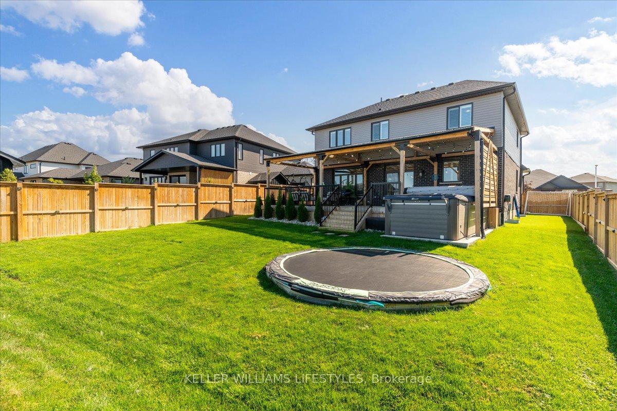 Photo 44 of 112 Jefferson Street, Lucan Biddulph, Lucan — HOMEH