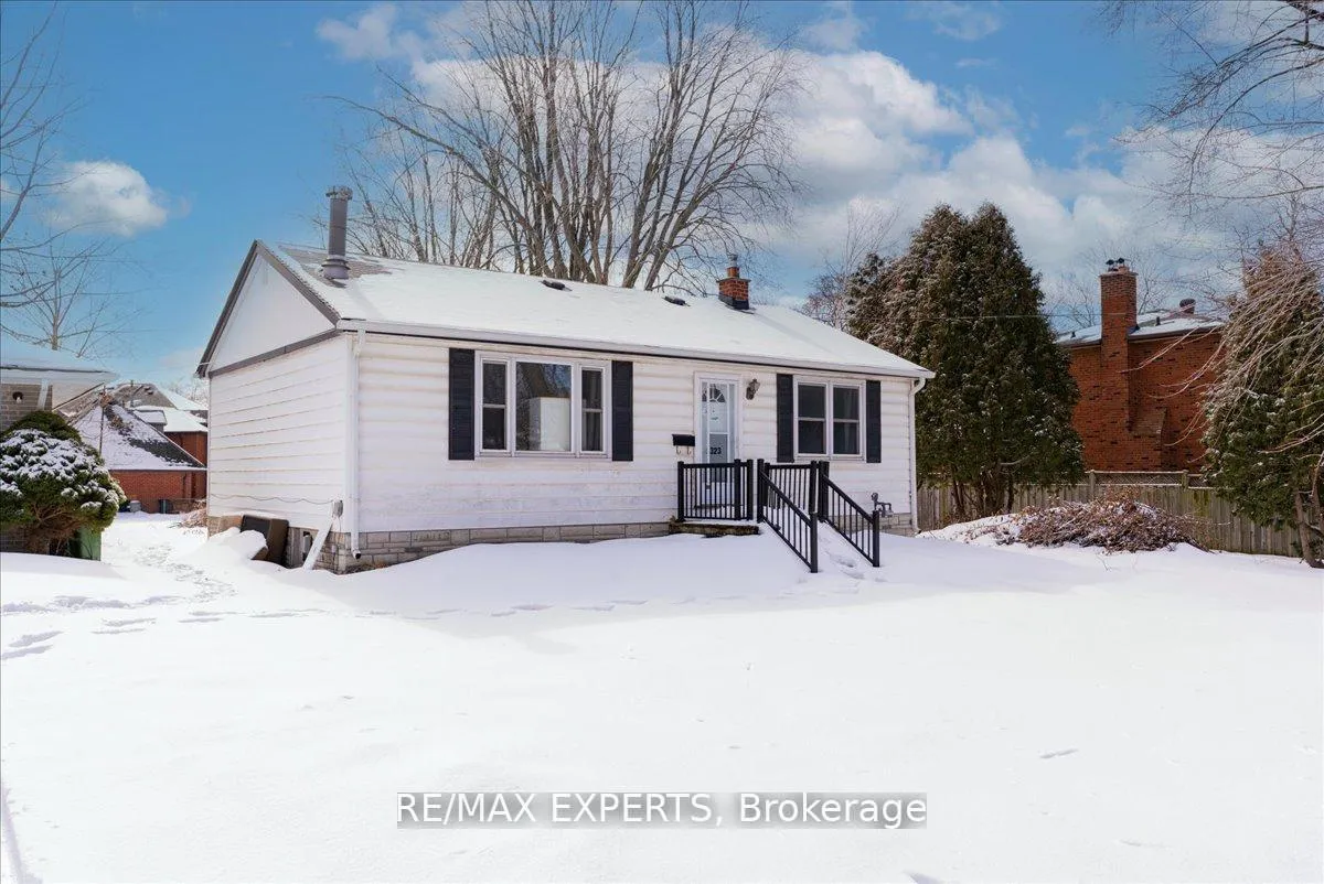 Photo 2 of 5323 Lawrence Avenue E, Scarborough, Centennial Scarborough — HOMEH