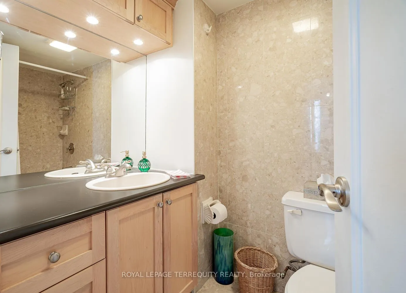 Photo 12 of Unit 710, 15 Vicora Link Way, Toronto, Flemingdon Park — HOMEH