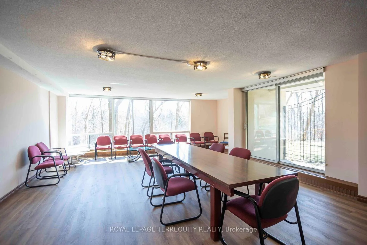 Photo 19 of Unit 710, 15 Vicora Link Way, Toronto, Flemingdon Park — HOMEH