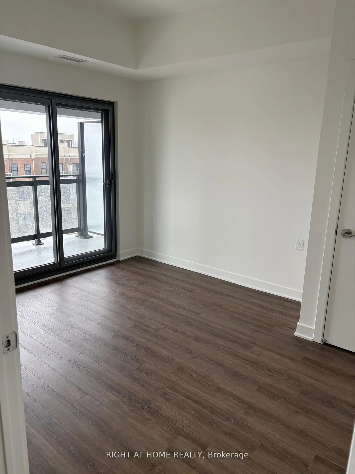 Photo 2 of Unit 419, 51 Clarington Boulevard, Clarington, Bowmanville — HOMEH