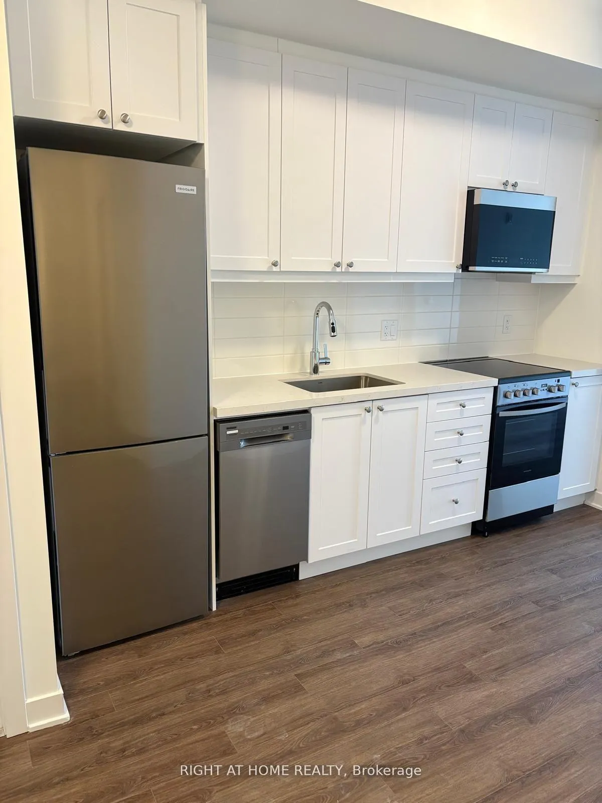 Photo 6 of Unit 419, 51 Clarington Boulevard, Clarington, Bowmanville — HOMEH