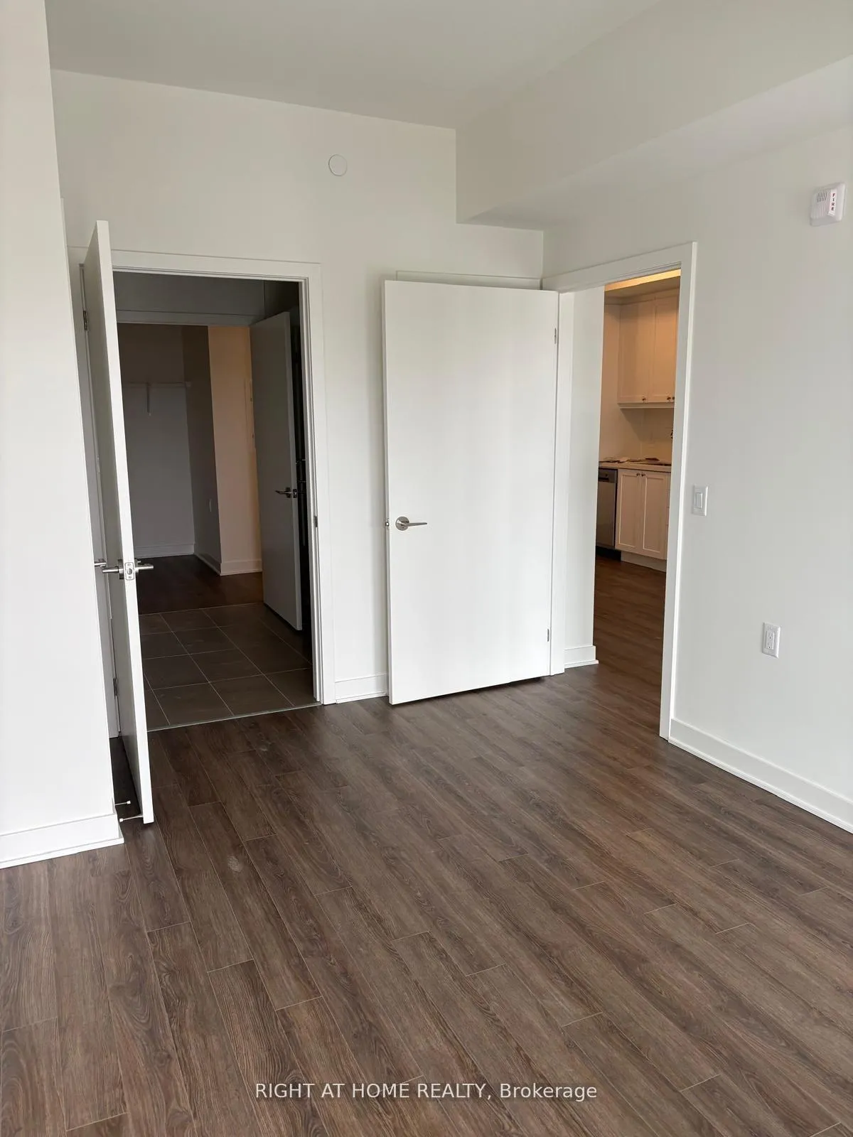 Photo 8 of Unit 419, 51 Clarington Boulevard, Clarington, Bowmanville — HOMEH