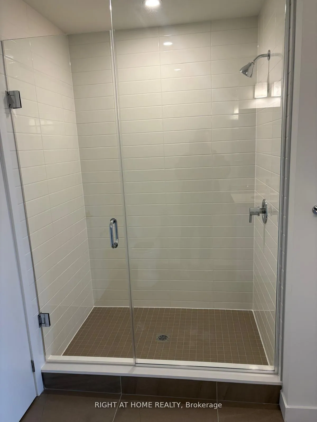 Photo 12 of Unit 419, 51 Clarington Boulevard, Clarington, Bowmanville — HOMEH