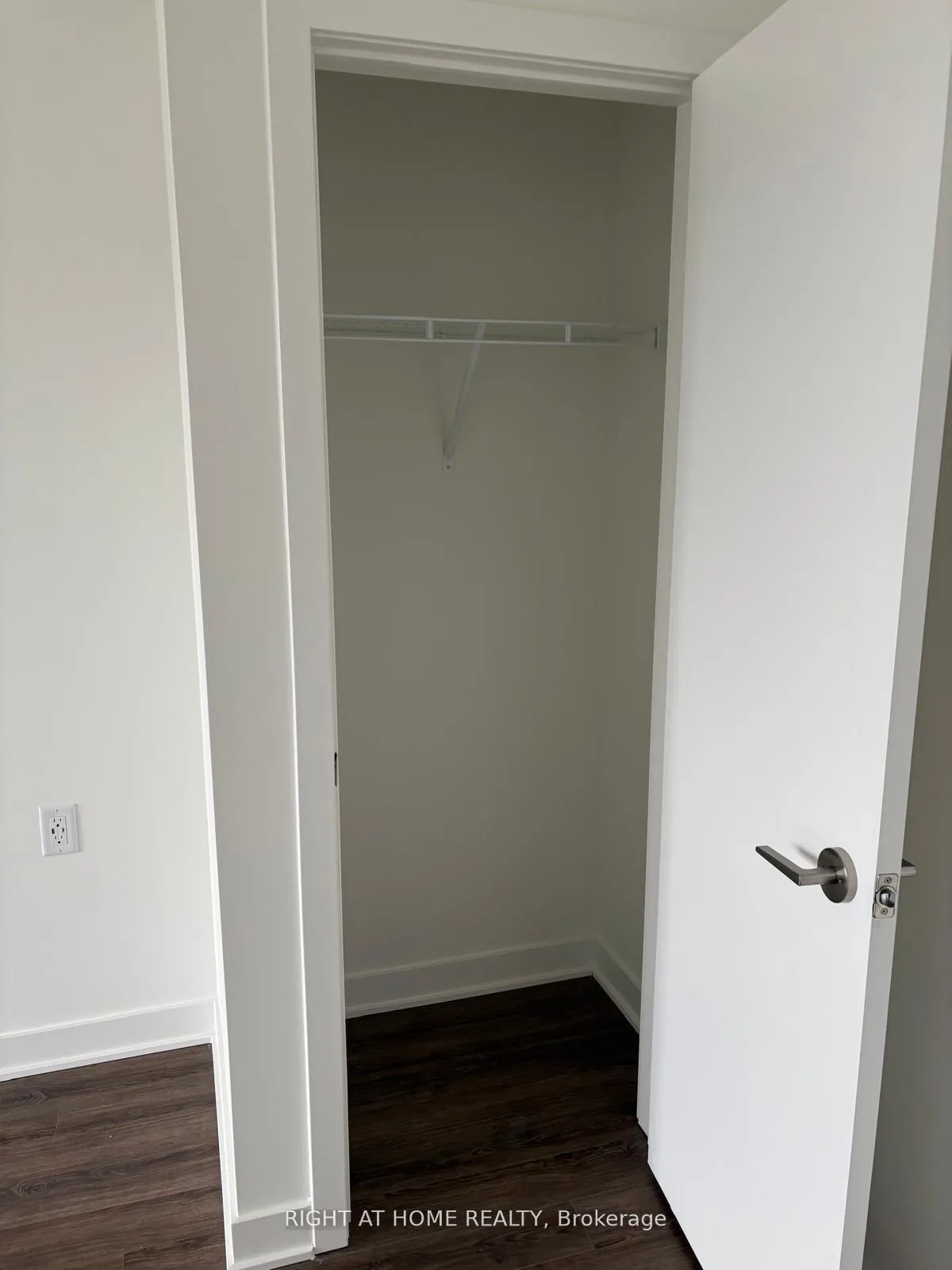 Photo 13 of Unit 419, 51 Clarington Boulevard, Clarington, Bowmanville — HOMEH