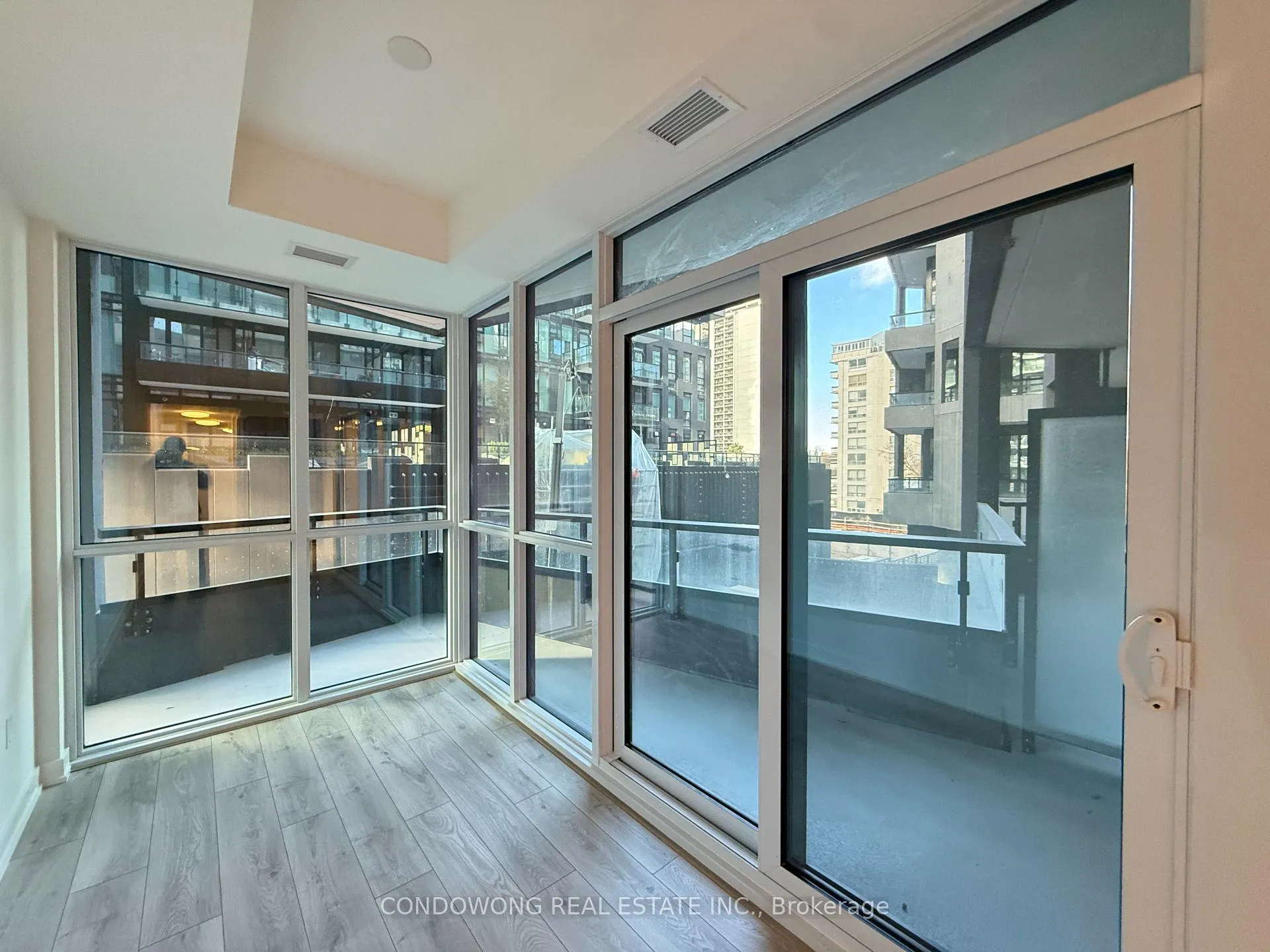 Photo 4 of Unit 208, 110 Broadway Avenue, Toronto, Mount Pleasant West — HOMEH