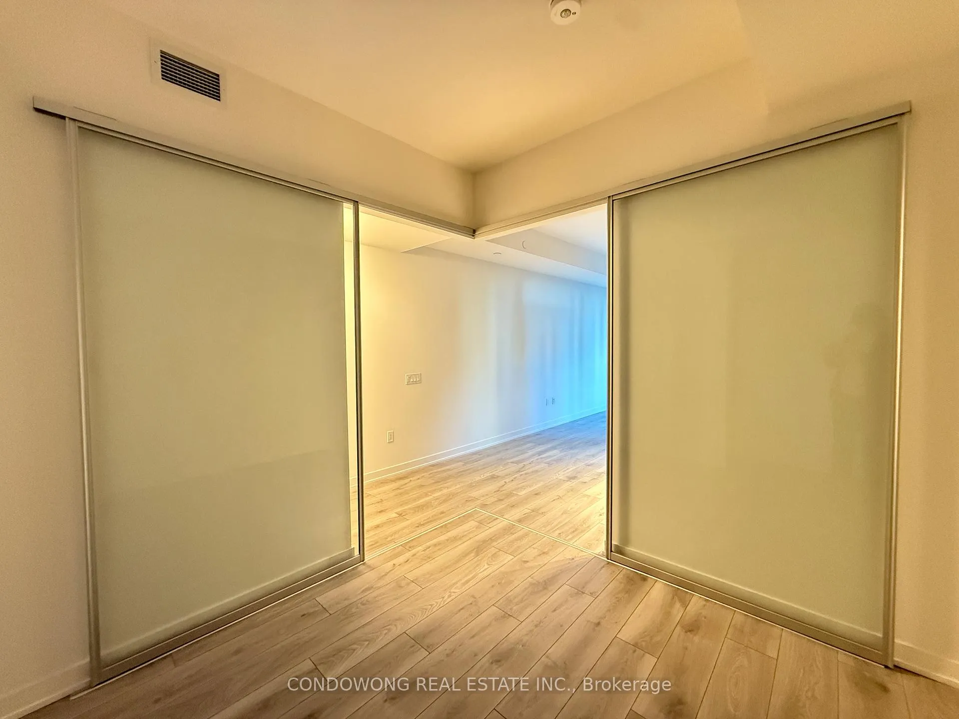 Photo 7 of Unit 208, 110 Broadway Avenue, Toronto, Mount Pleasant West — HOMEH