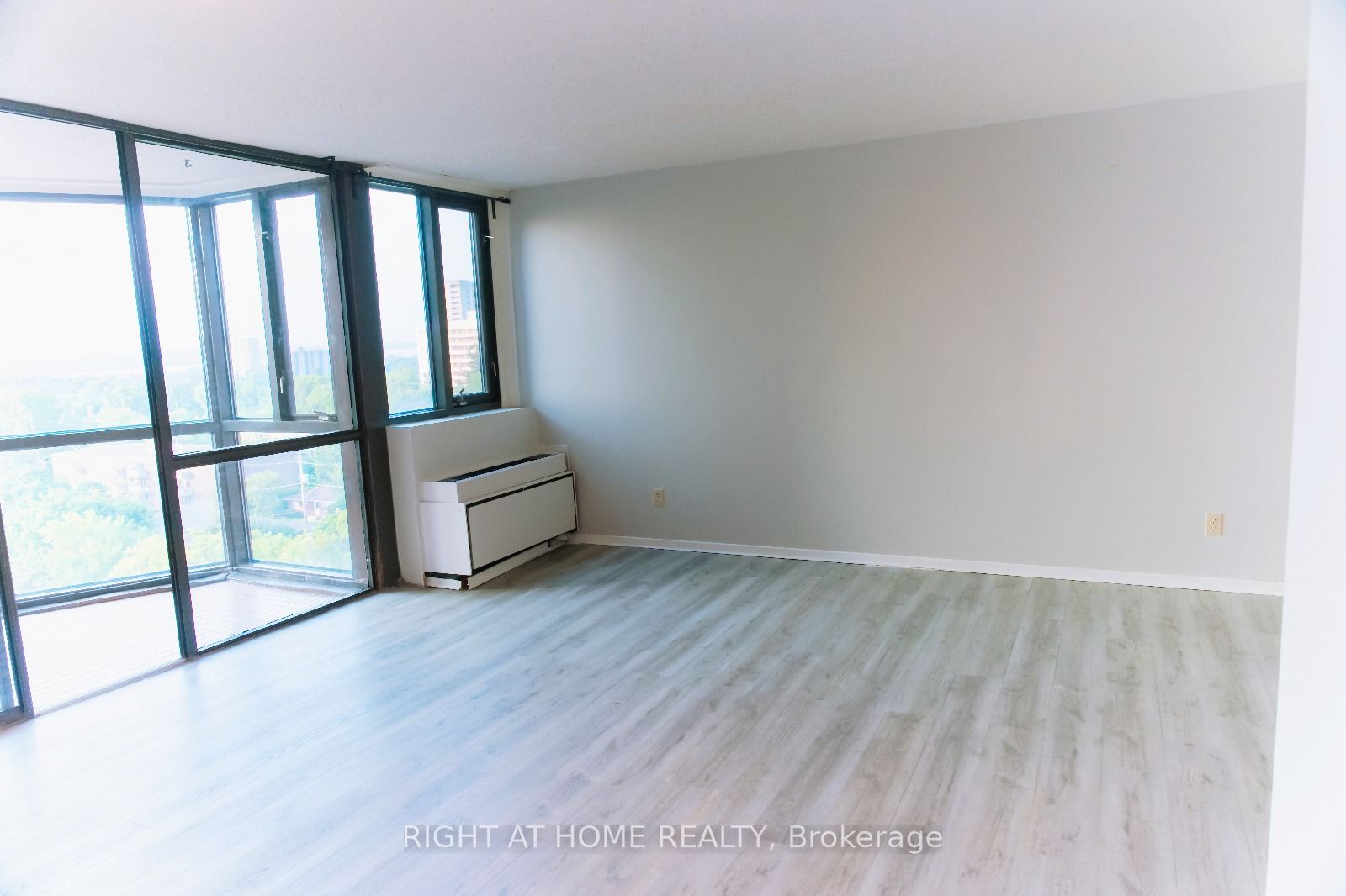 Photo 4 of Unit 1516, 2871 Richmond Road, Ottawa, Britannia Heights — HOMEH