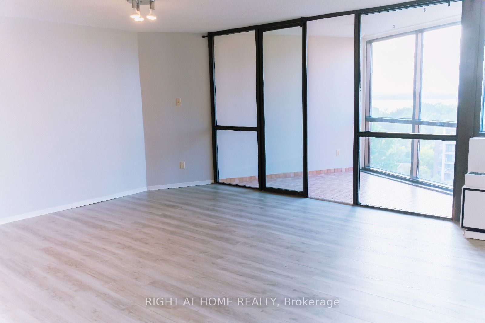 Photo 16 of Unit 1516, 2871 Richmond Road, Ottawa, Britannia Heights — HOMEH