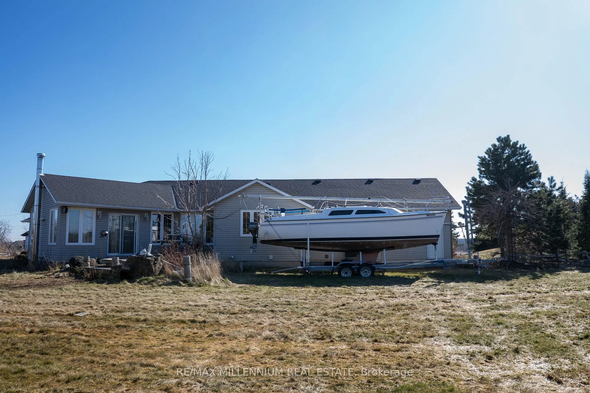 Photo 4 of 1113 Ridge Road, Hamilton, Rural Stoney Creek — HOMEH