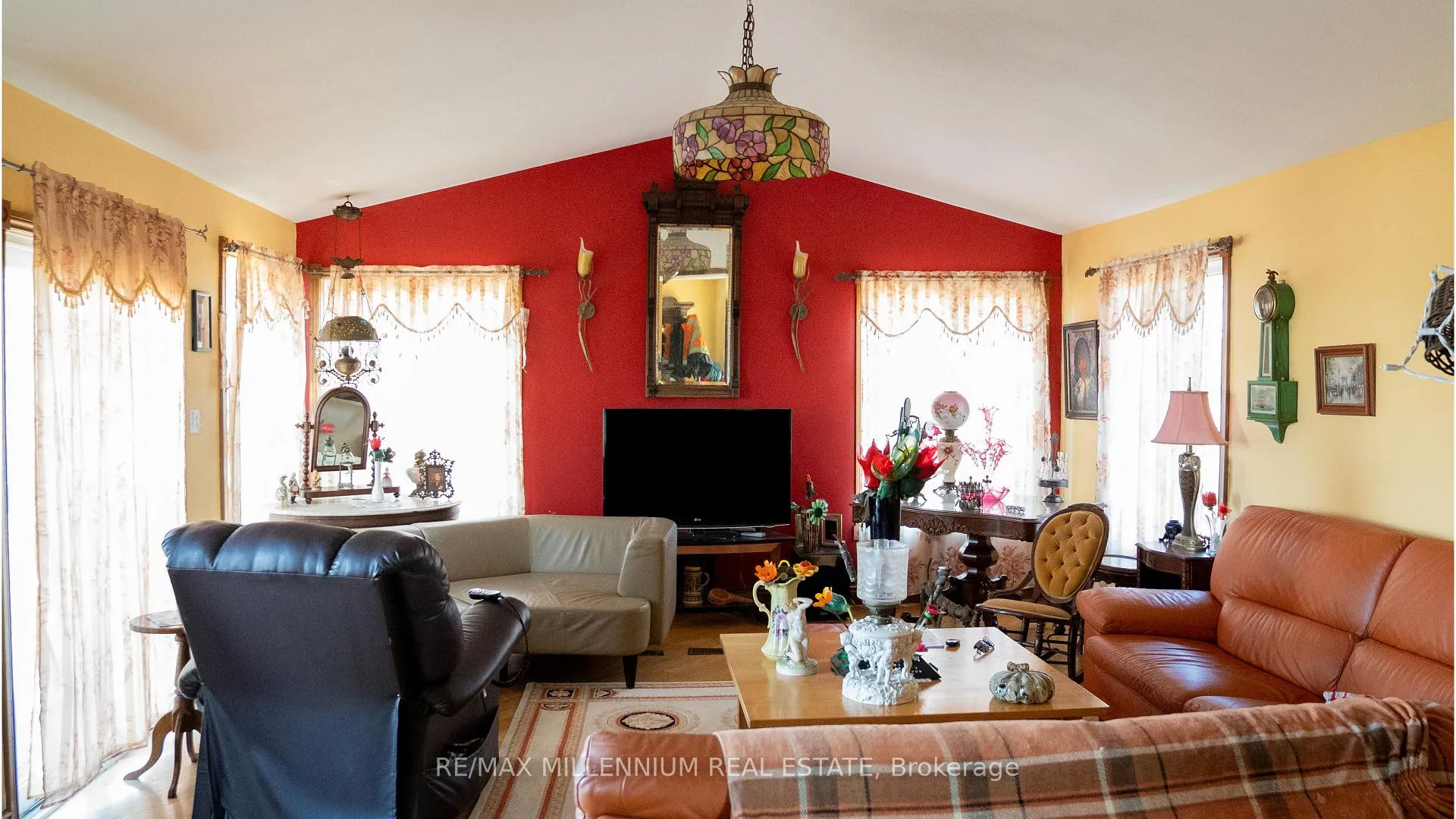Photo 7 of 1113 Ridge Road, Hamilton, Rural Stoney Creek — HOMEH