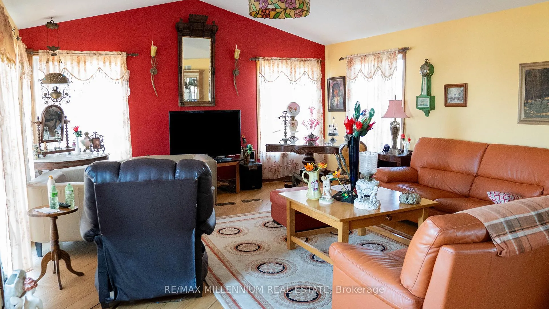 Photo 8 of 1113 Ridge Road, Hamilton, Rural Stoney Creek — HOMEH