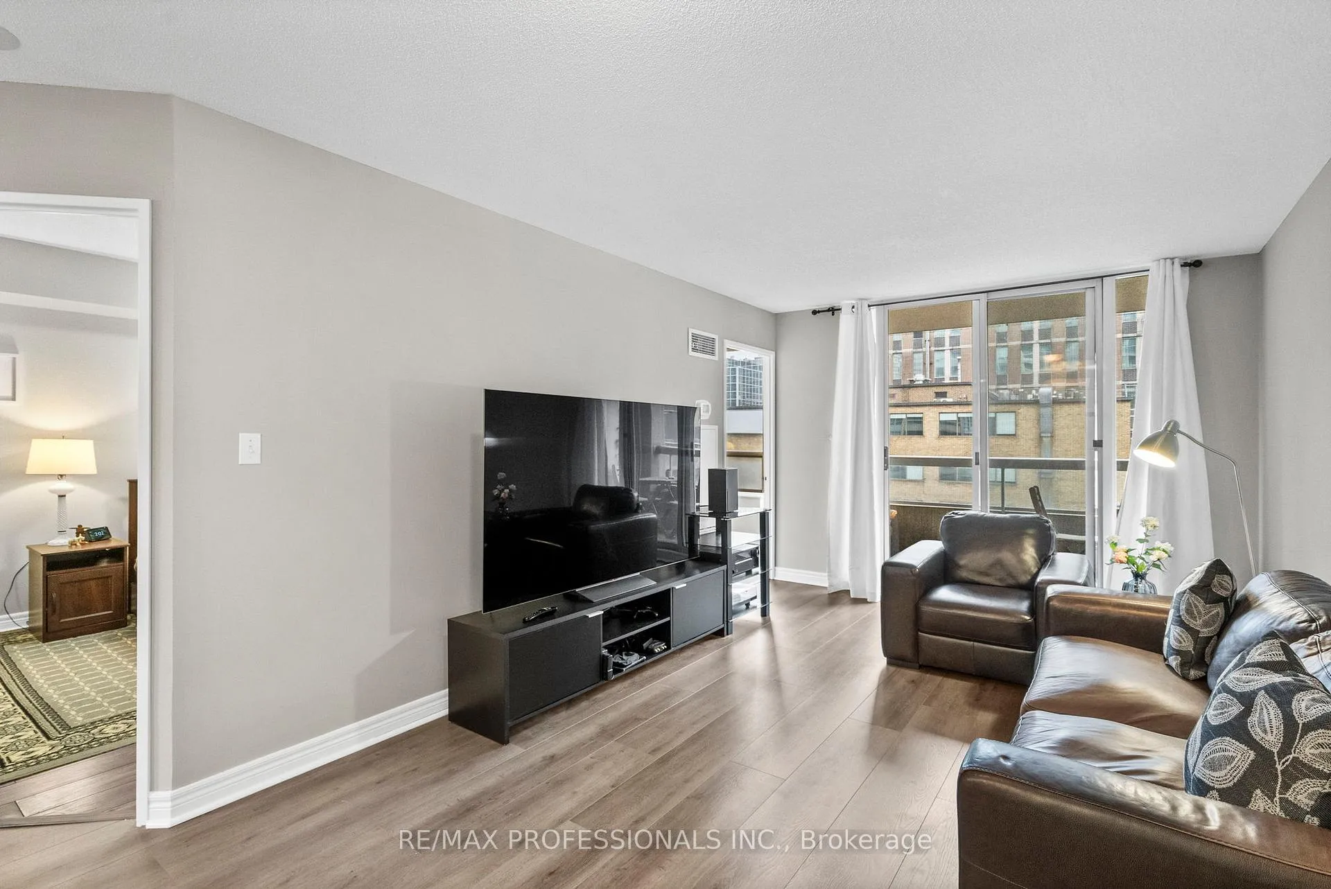 Photo 12 of Unit 608, 43 Eglinton Avenue E, Toronto, Mount Pleasant West — HOMEH