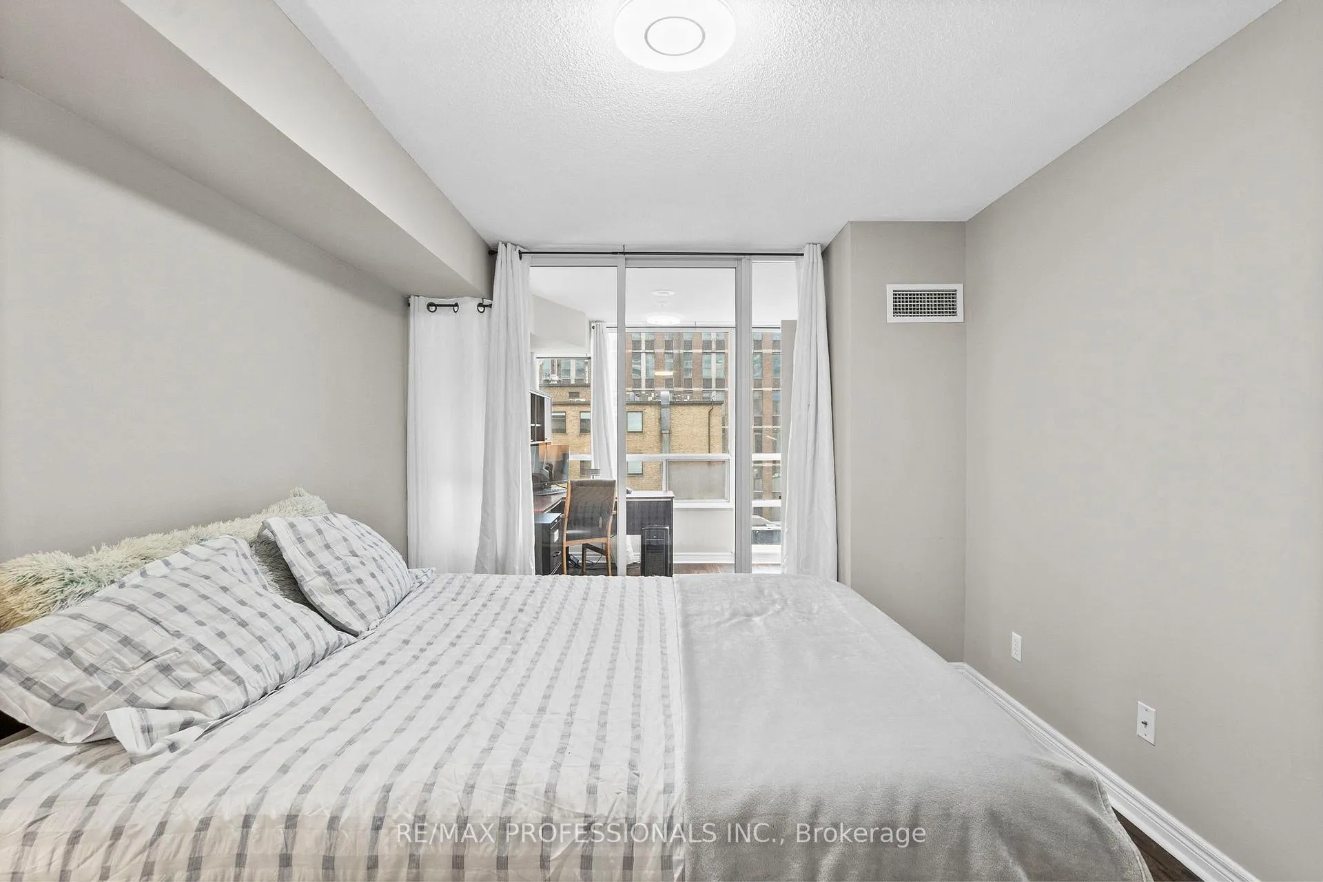 Photo 24 of Unit 608, 43 Eglinton Avenue E, Toronto, Mount Pleasant West — HOMEH