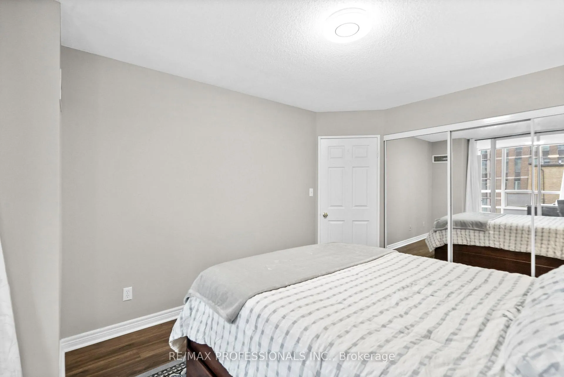 Photo 25 of Unit 608, 43 Eglinton Avenue E, Toronto, Mount Pleasant West — HOMEH