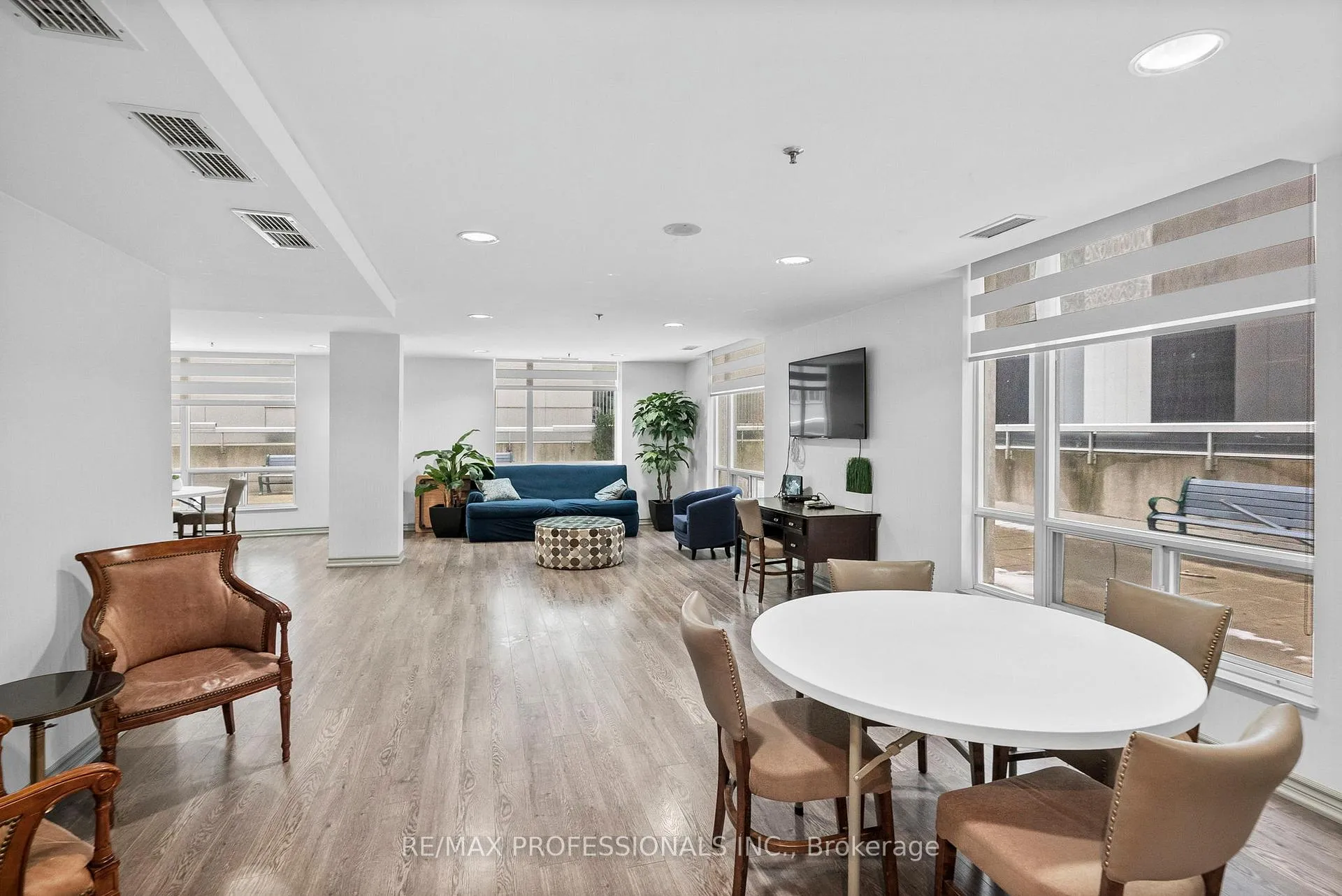 Photo 31 of Unit 608, 43 Eglinton Avenue E, Toronto, Mount Pleasant West — HOMEH
