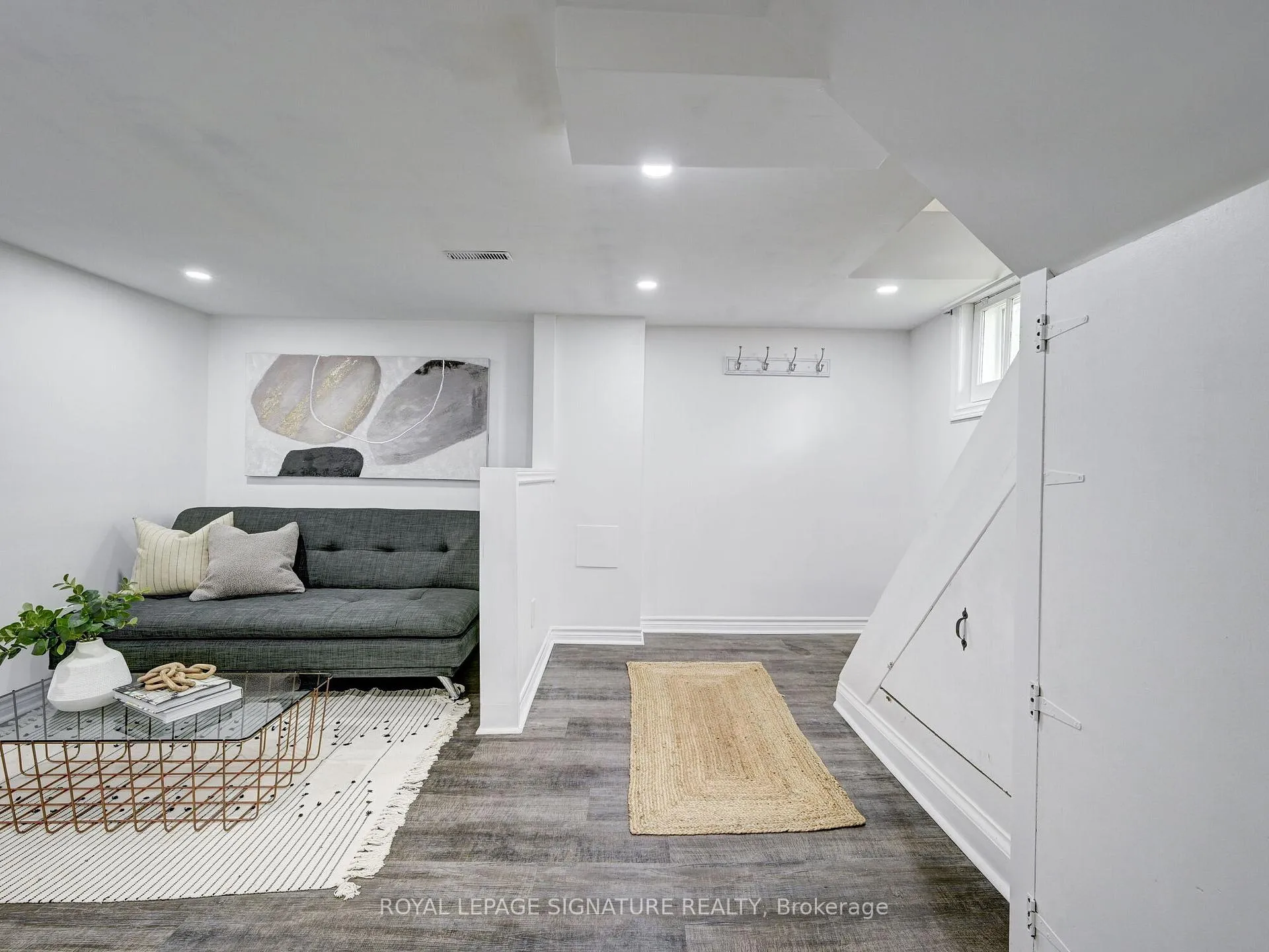 Photo 2 of Unit LL, 1 Worthington Crescent, Toronto, High Park-Swansea — HOMEH